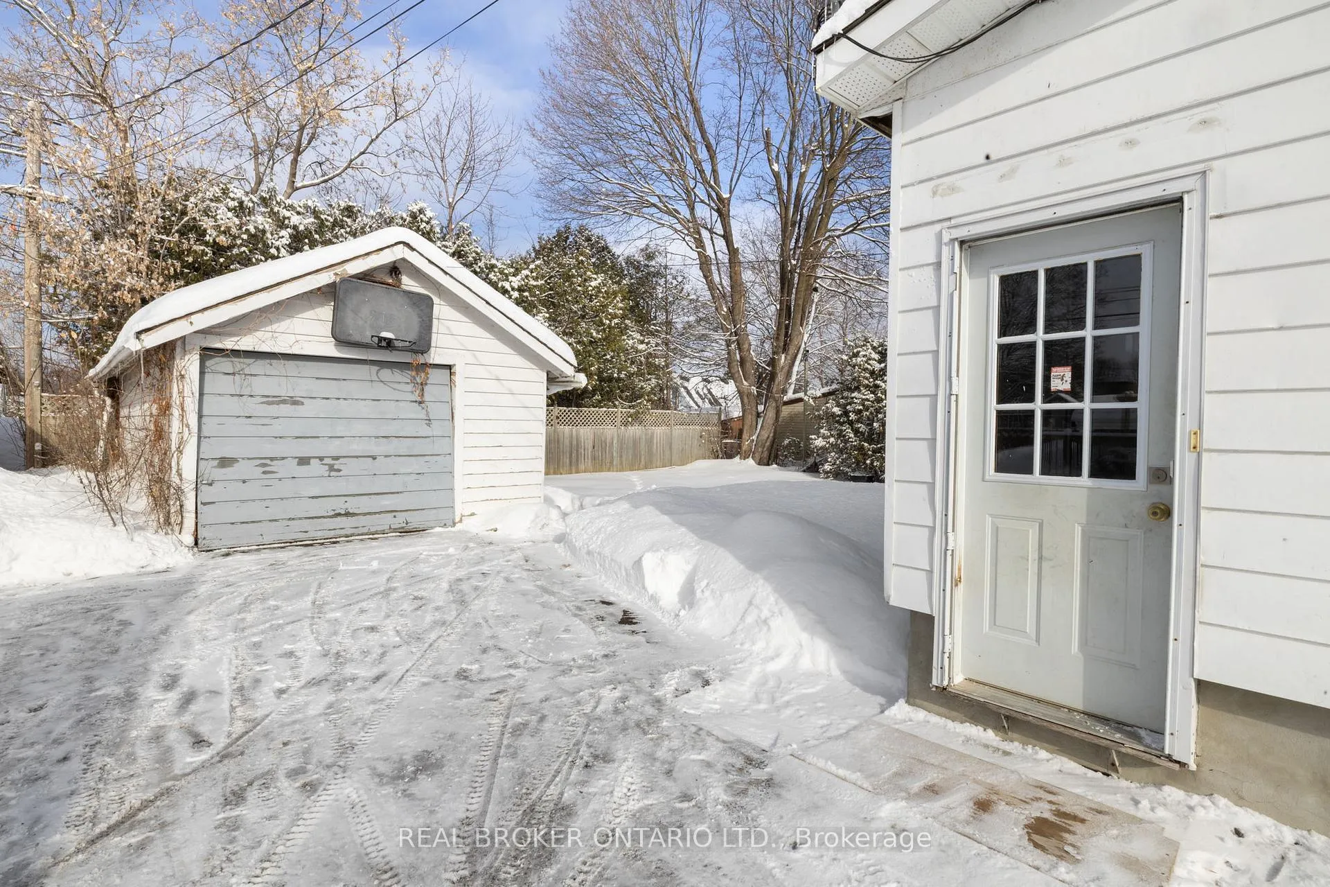 Photo 34 of 47 Pine Street, Smiths Falls — HOMEH