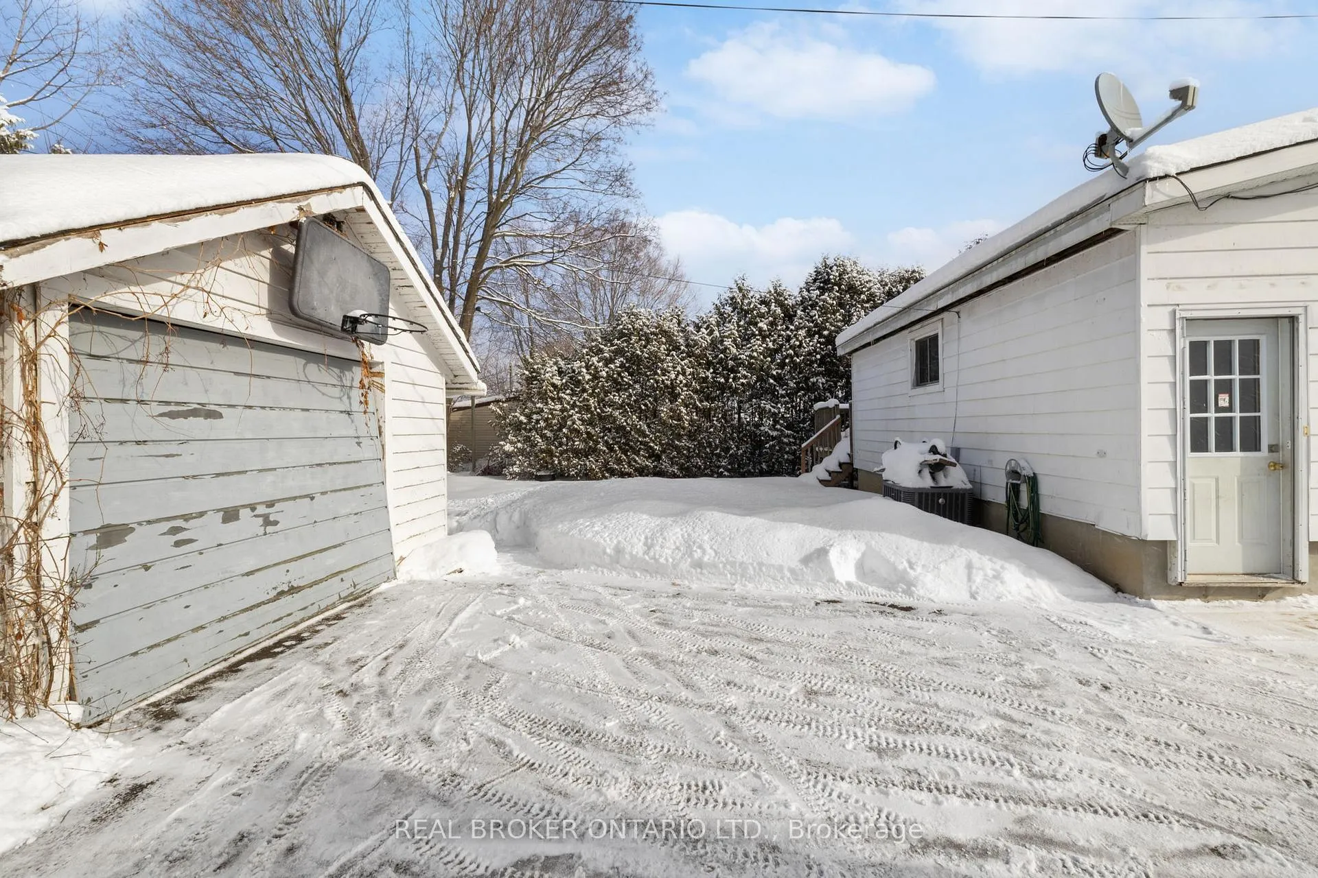 Photo 35 of 47 Pine Street, Smiths Falls — HOMEH