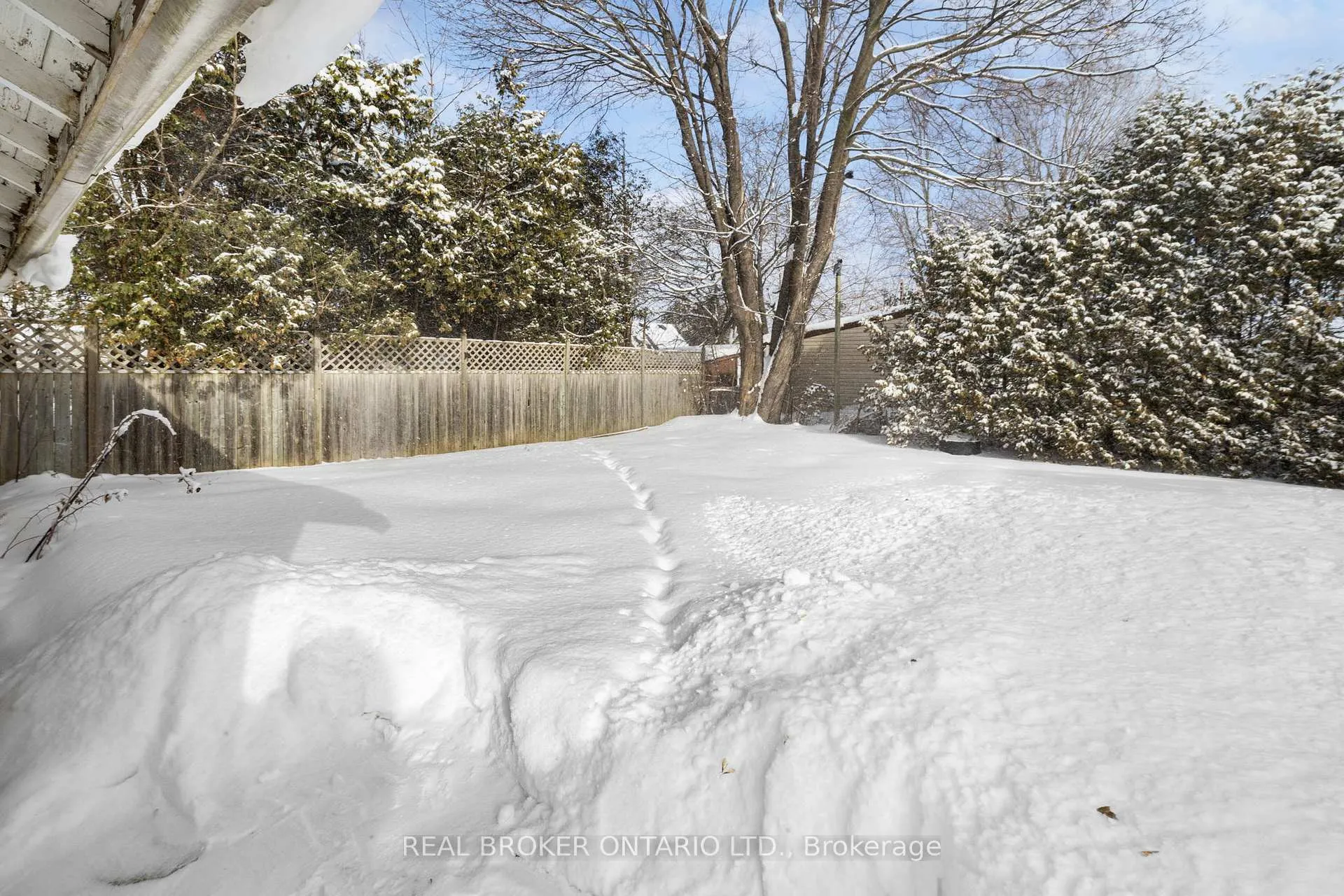 Photo 37 of 47 Pine Street, Smiths Falls — HOMEH