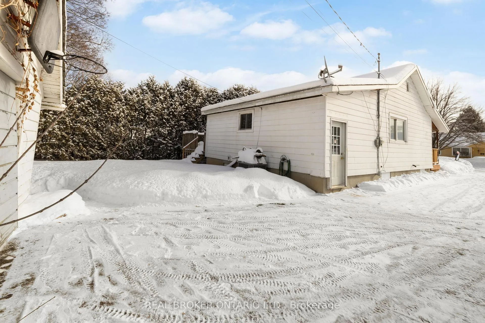 Photo 40 of 47 Pine Street, Smiths Falls — HOMEH