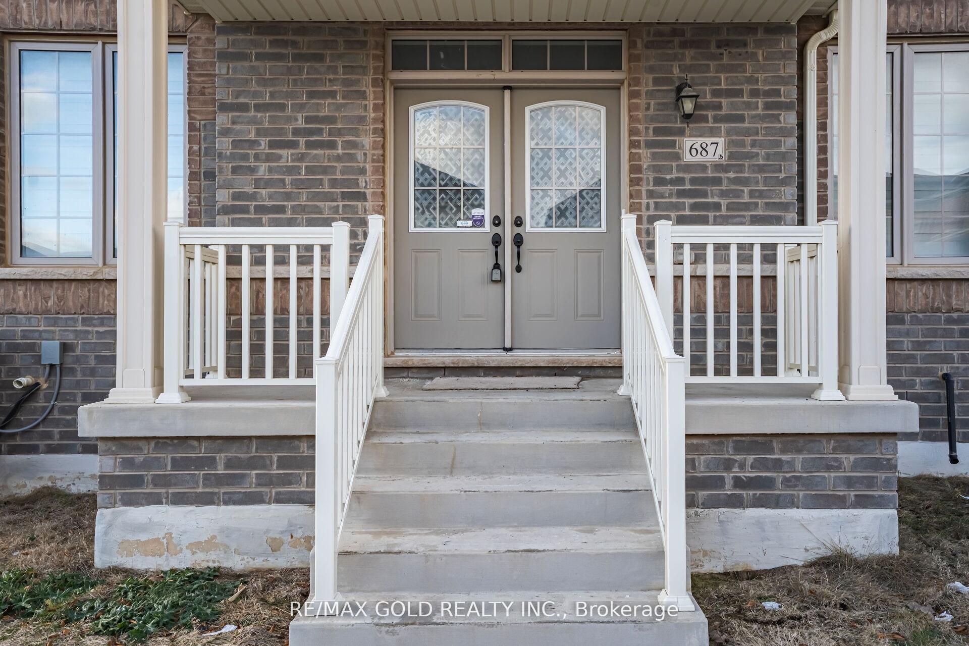 Photo 3 of 687 Anishinaabe Drive, Shelburne — HOMEH