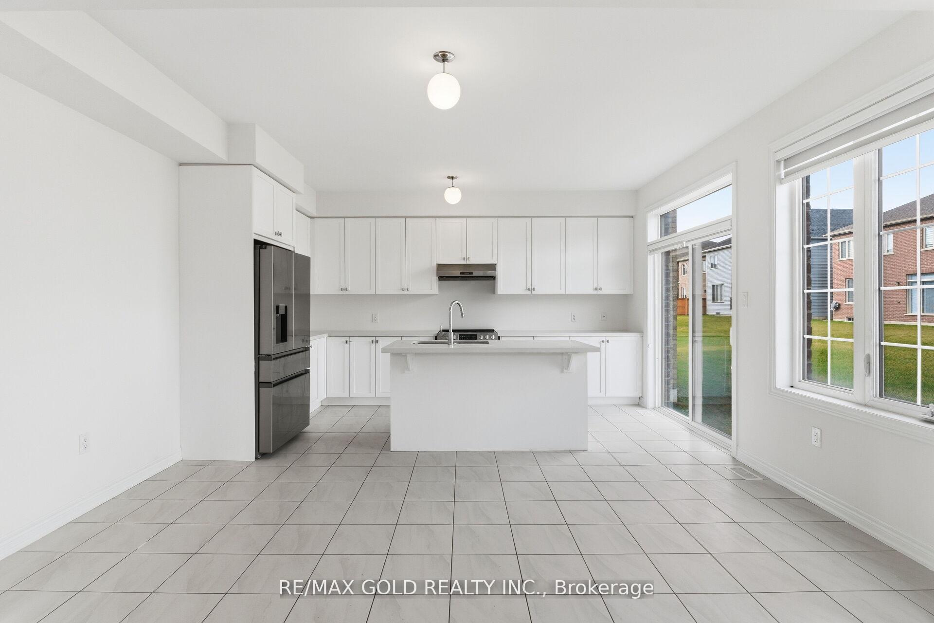 Photo 6 of 687 Anishinaabe Drive, Shelburne — HOMEH
