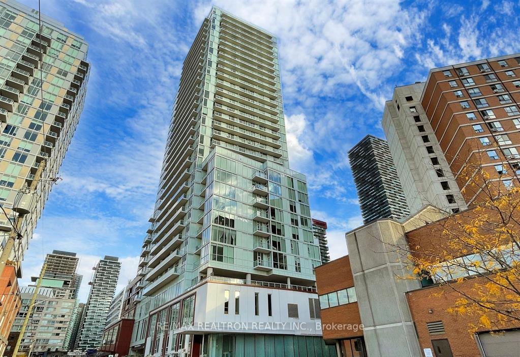 Front of Unit 3103, 33 Helendale Avenue