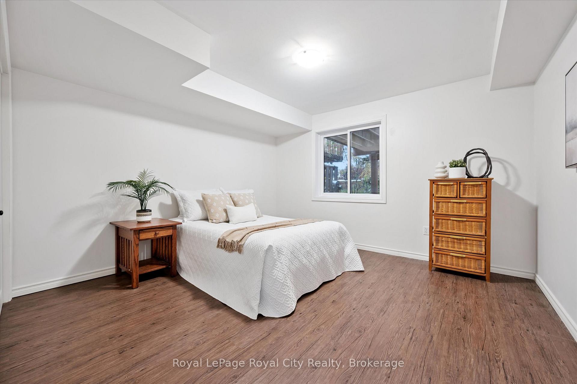 Photo 32 of 92 Schroder Crescent, Guelph, Grange Road — HOMEH