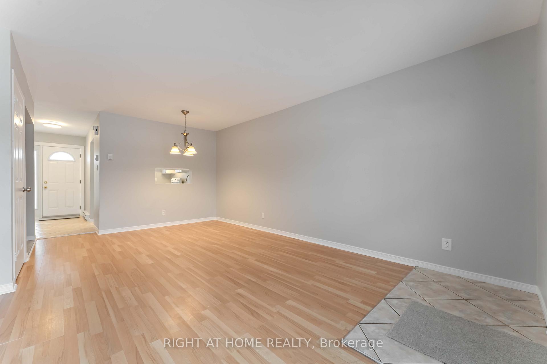 Photo 10 of 25B Bertona Street, Ottawa, Craig Henry/Woodvale — HOMEH