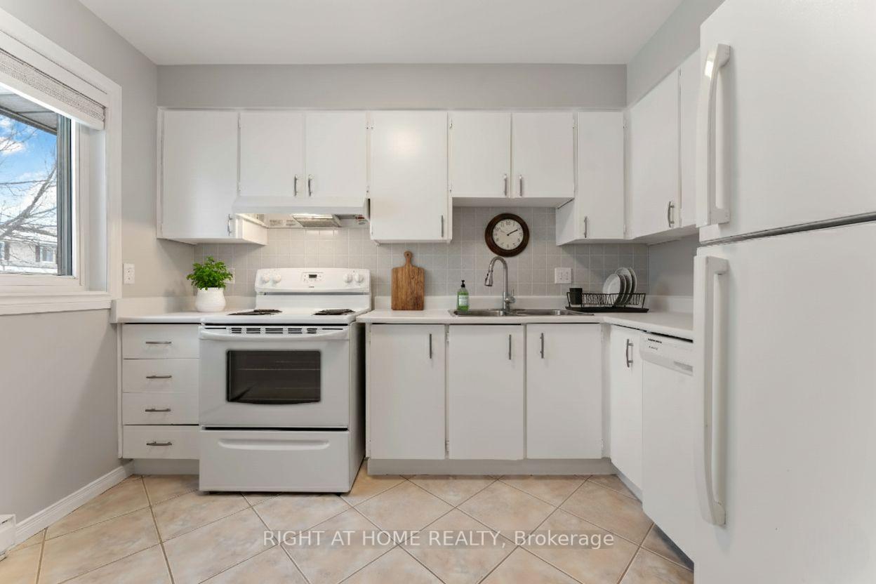 Photo 12 of 25B Bertona Street, Ottawa, Craig Henry/Woodvale — HOMEH