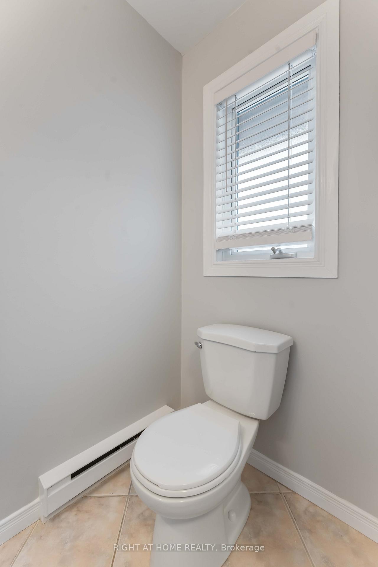 Photo 15 of 25B Bertona Street, Ottawa, Craig Henry/Woodvale — HOMEH