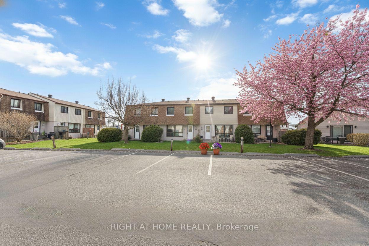 Photo 32 of 25B Bertona Street, Ottawa, Craig Henry/Woodvale — HOMEH