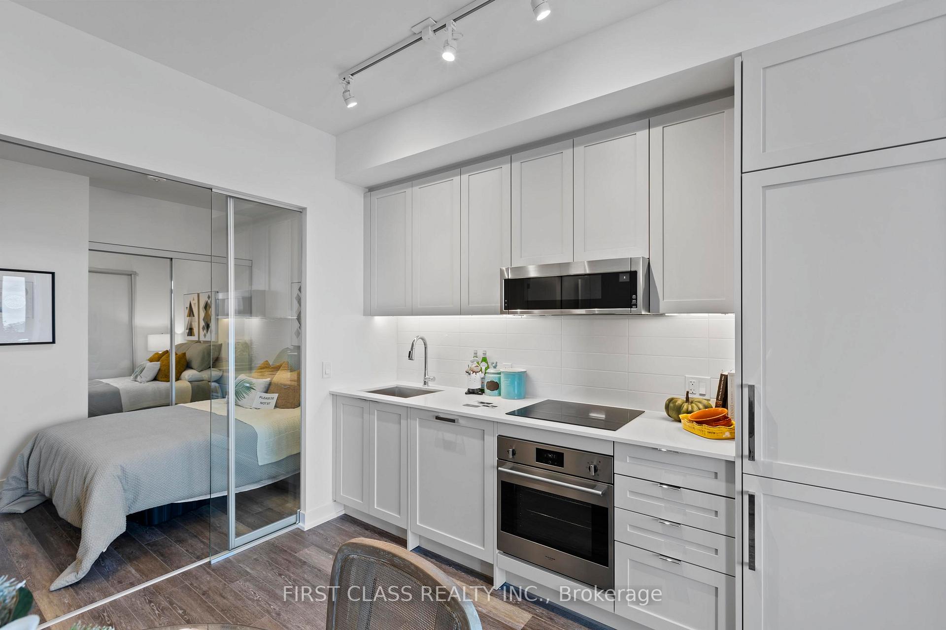 Photo 7 of Unit 721, 250 Lawrence Avenue W, Toronto, Lawrence Park North — HOMEH