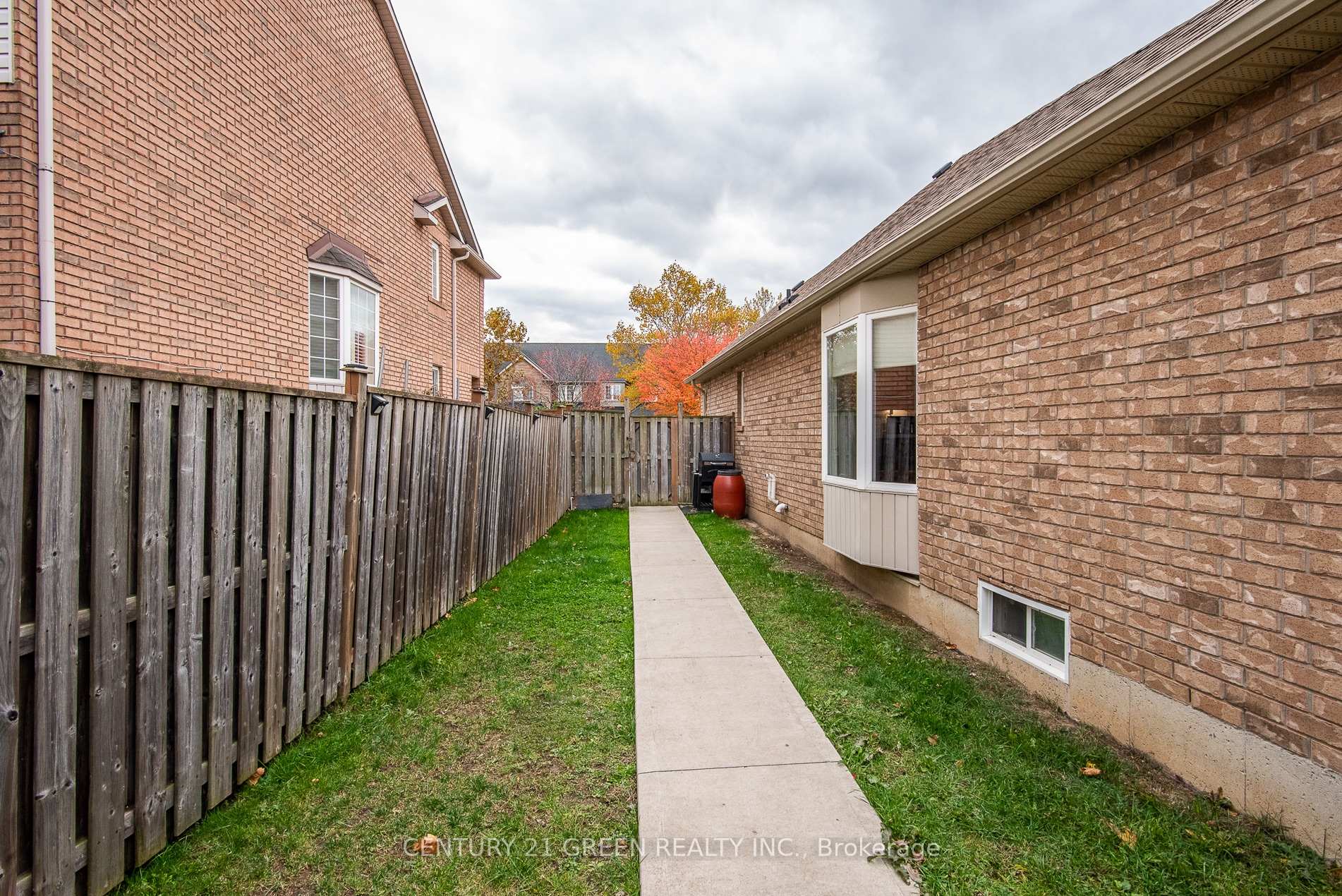 Photo 7 of 57 Hannon Crescent, Hamilton, Rural Glanbrook — HOMEH