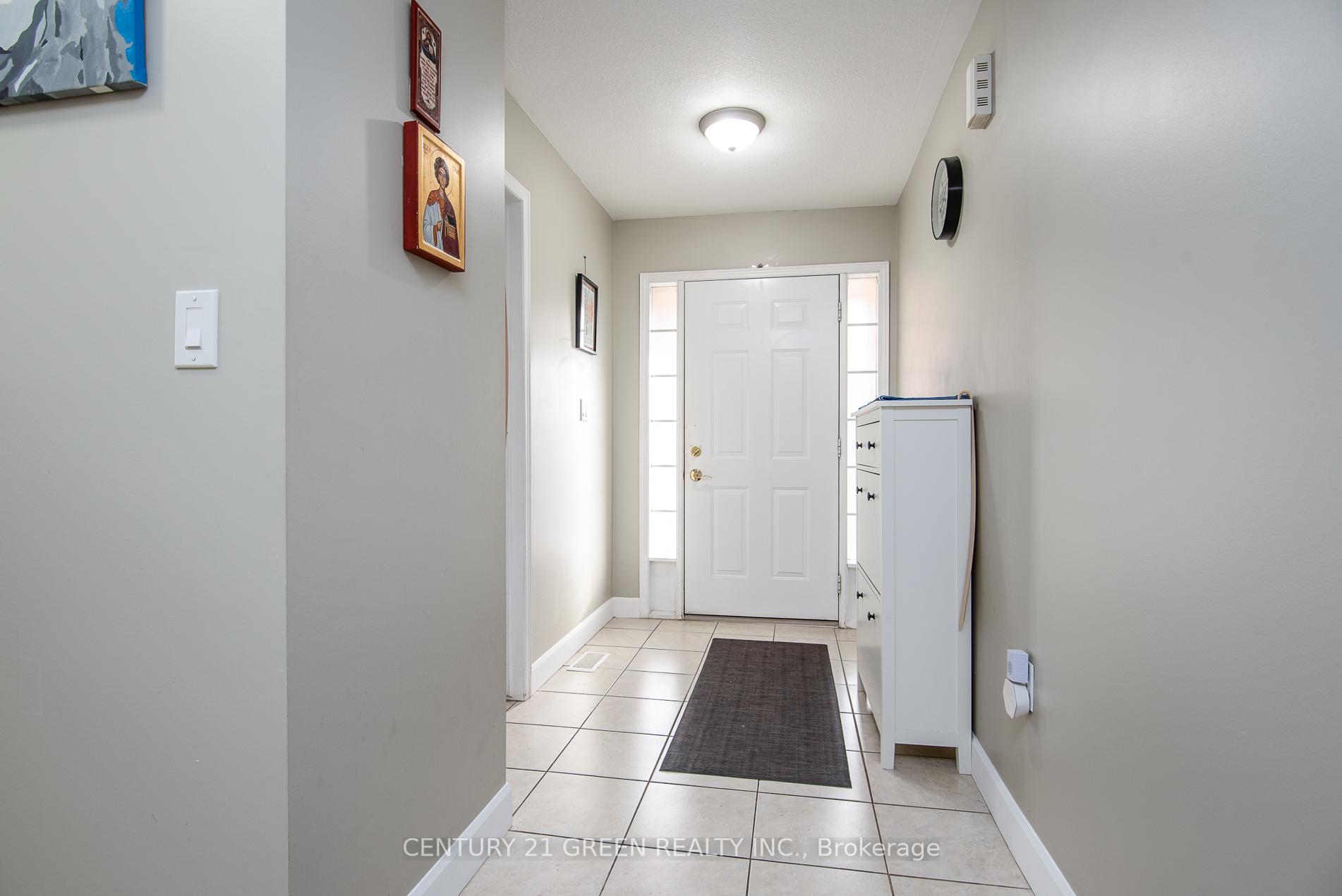 Photo 10 of 57 Hannon Crescent, Hamilton, Rural Glanbrook — HOMEH