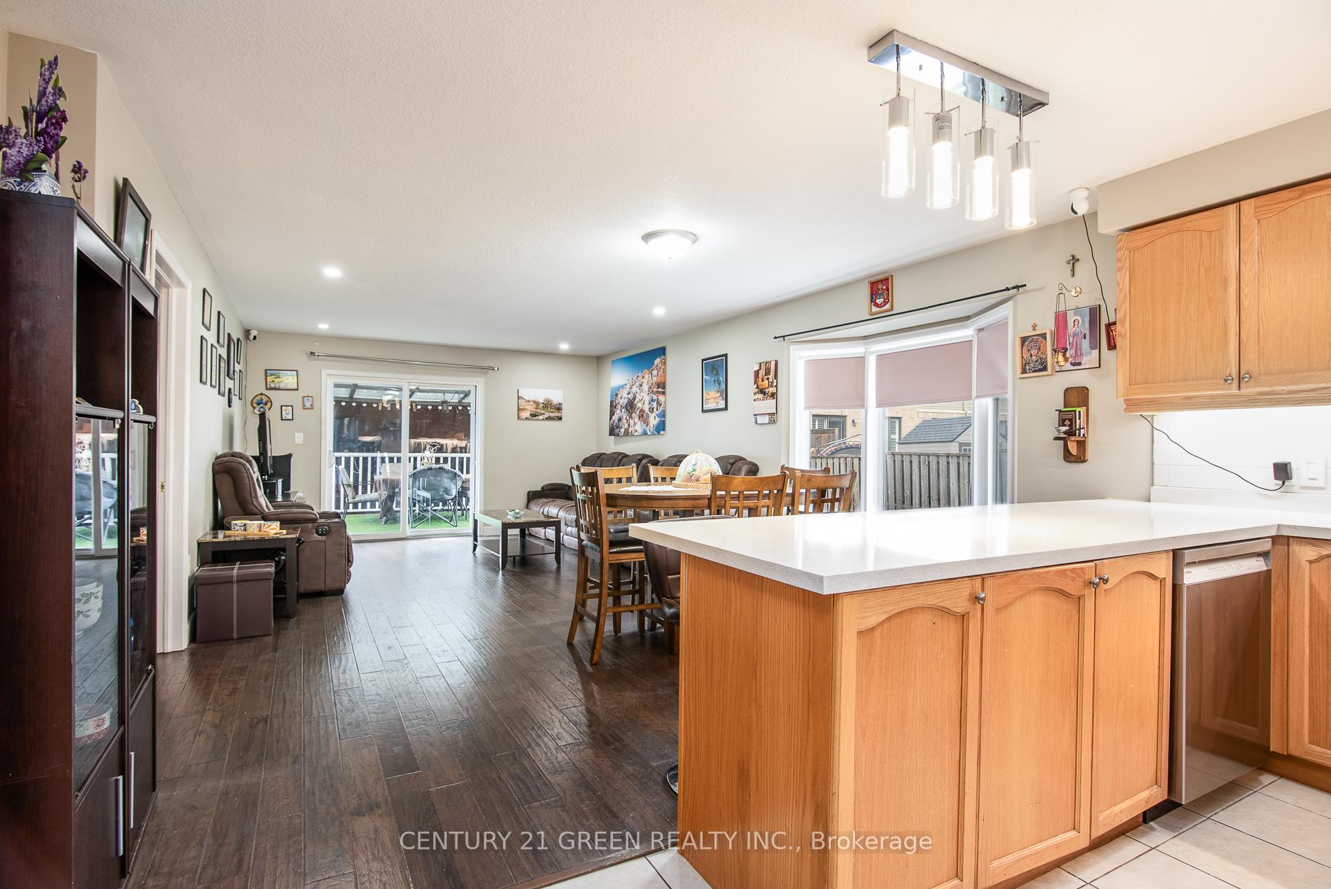 Photo 12 of 57 Hannon Crescent, Hamilton, Rural Glanbrook — HOMEH