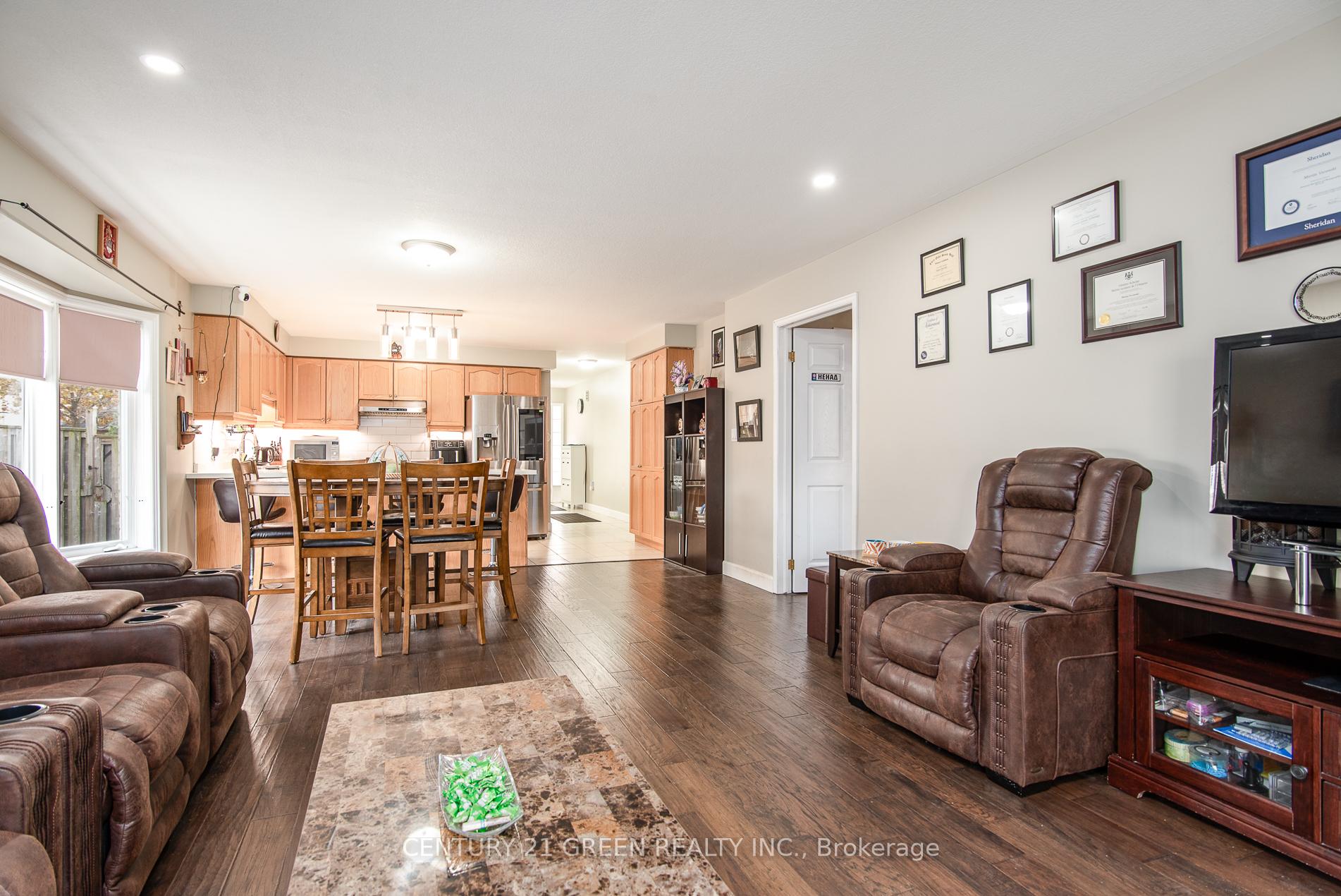 Photo 17 of 57 Hannon Crescent, Hamilton, Rural Glanbrook — HOMEH