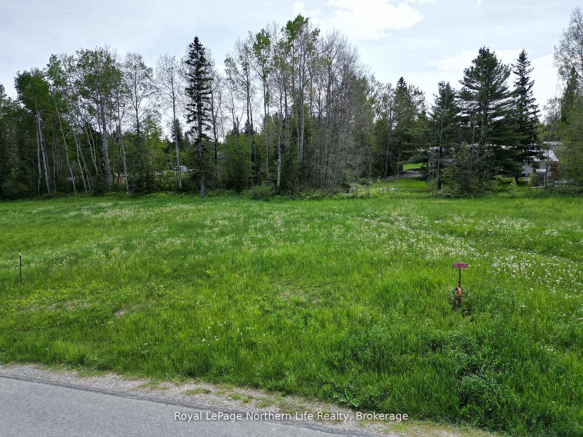 Photo 3 of 536 McCamus Avenue, Temiskaming Shores, New Liskeard — HOMEH