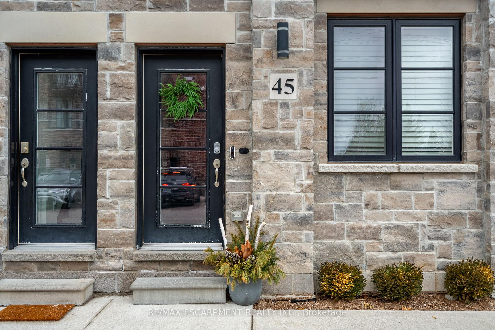 Photo 3 of Unit 45, 219 Dundas Street E, Hamilton, Waterdown — HOMEH
