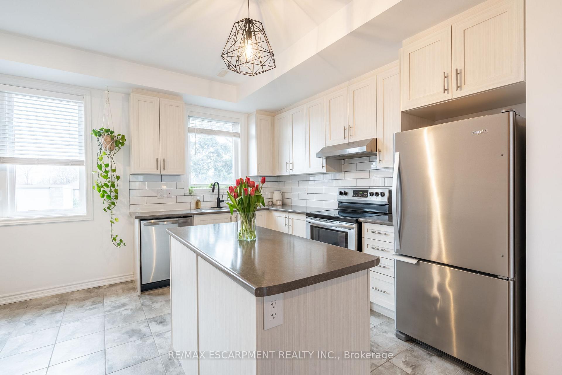 Photo 11 of Unit 45, 219 Dundas Street E, Hamilton, Waterdown — HOMEH