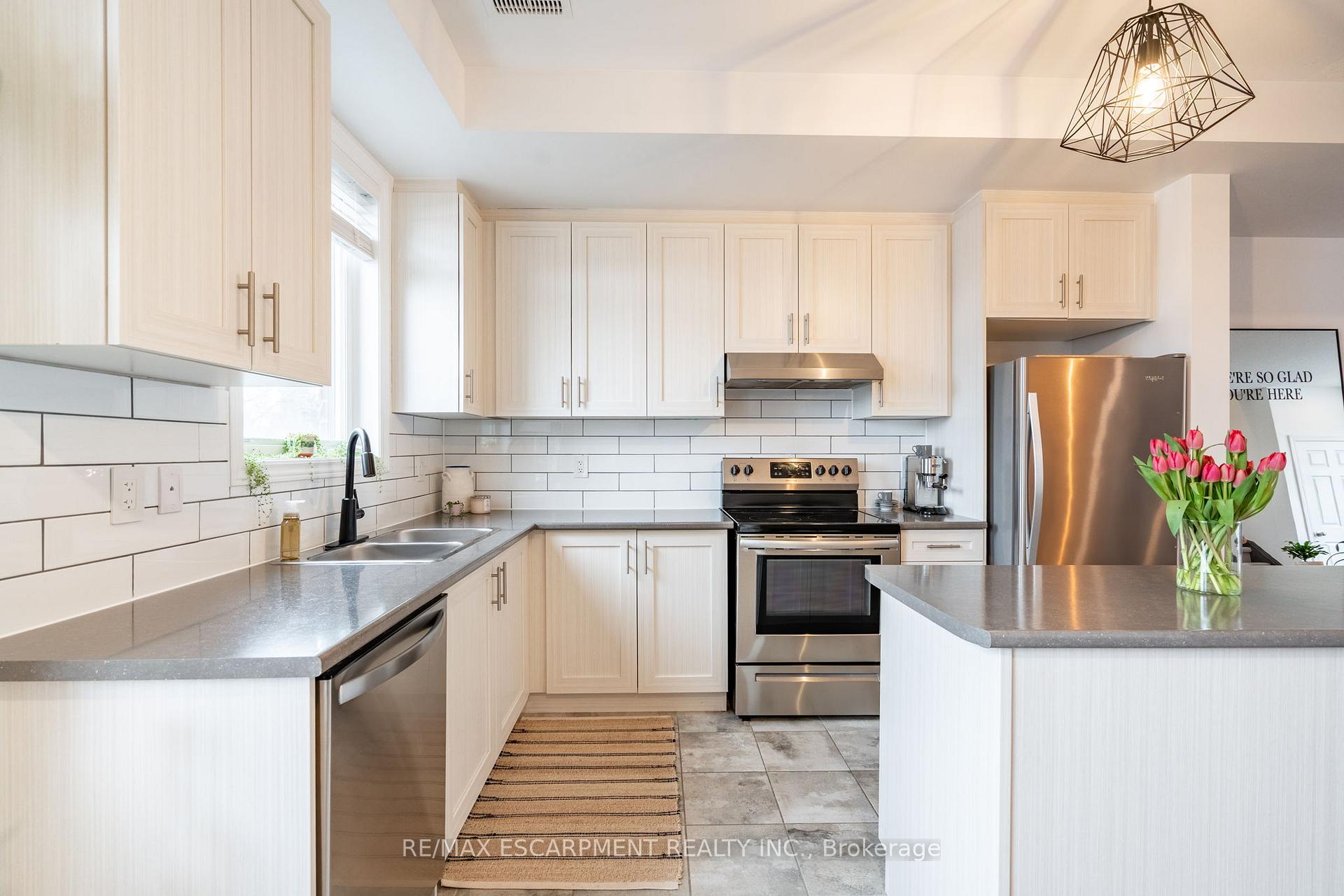 Photo 12 of Unit 45, 219 Dundas Street E, Hamilton, Waterdown — HOMEH