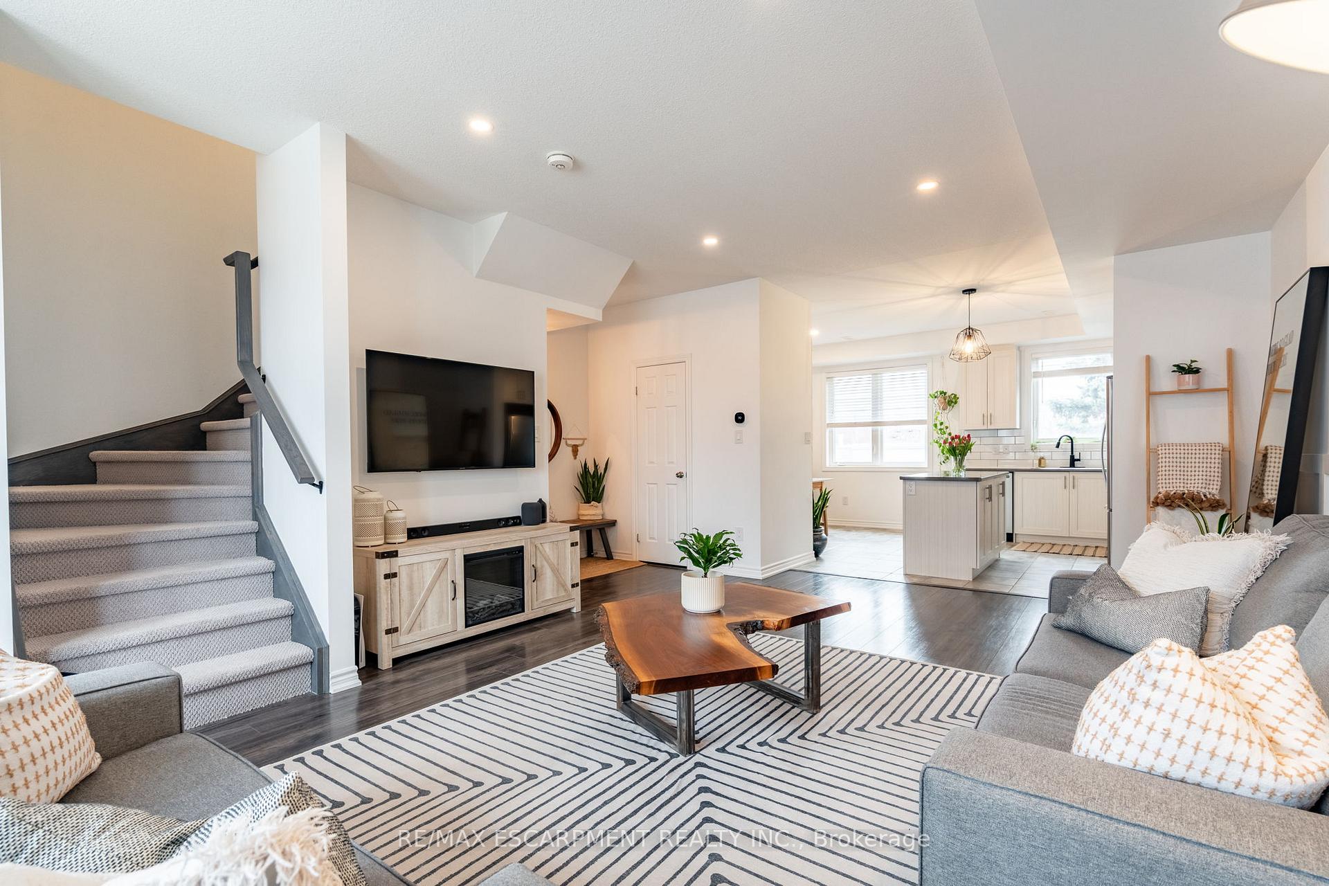 Photo 18 of Unit 45, 219 Dundas Street E, Hamilton, Waterdown — HOMEH
