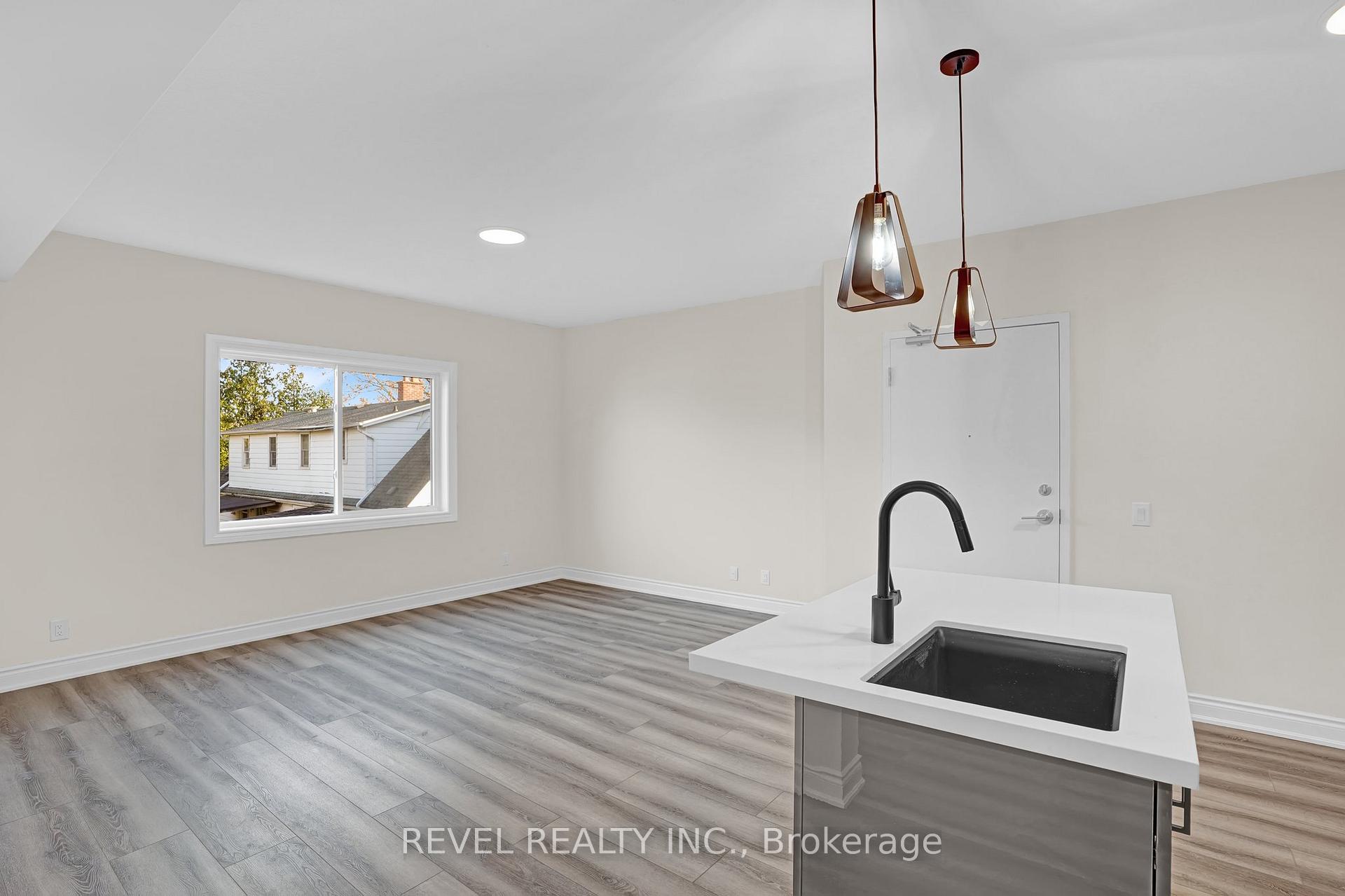 Photo 6 of Unit 2D, 261 King Street E, Hamilton, Stoney Creek — HOMEH