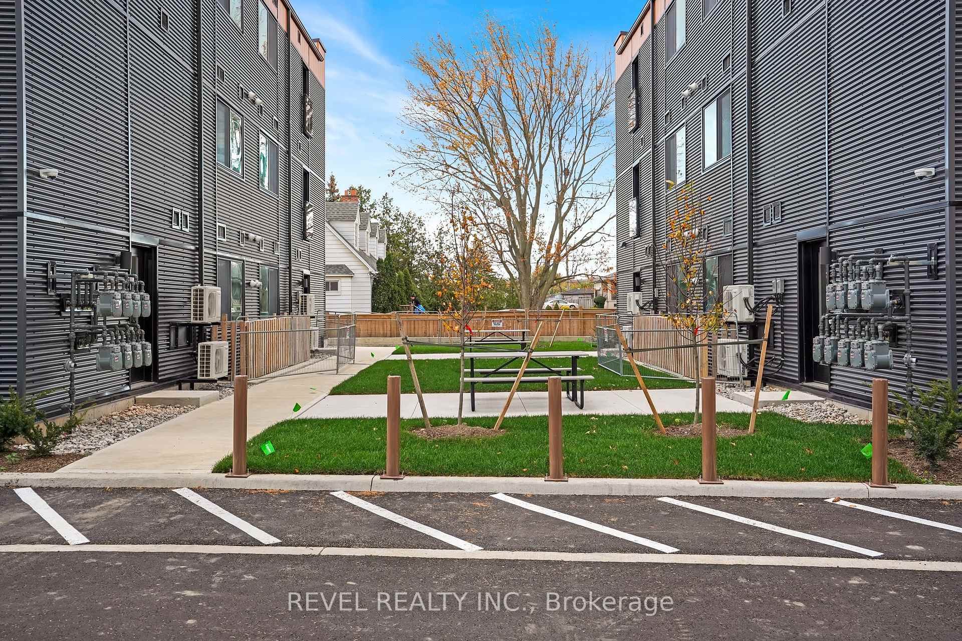 Photo 23 of Unit 2D, 261 King Street E, Hamilton, Stoney Creek — HOMEH