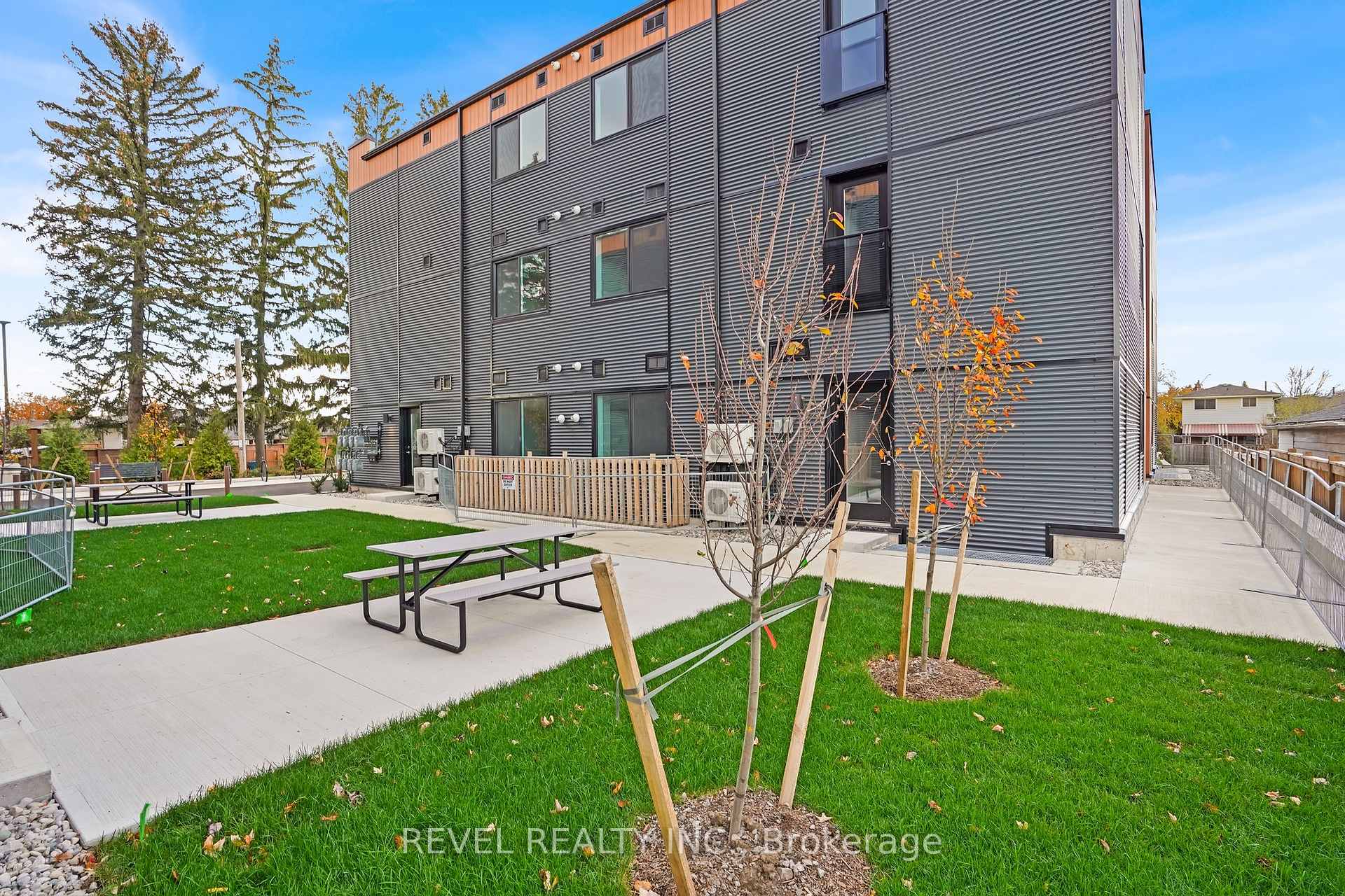 Photo 24 of Unit 2D, 261 King Street E, Hamilton, Stoney Creek — HOMEH
