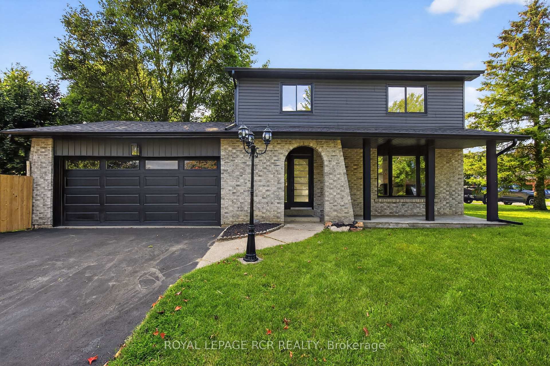 Front of 179 Tupper Street W