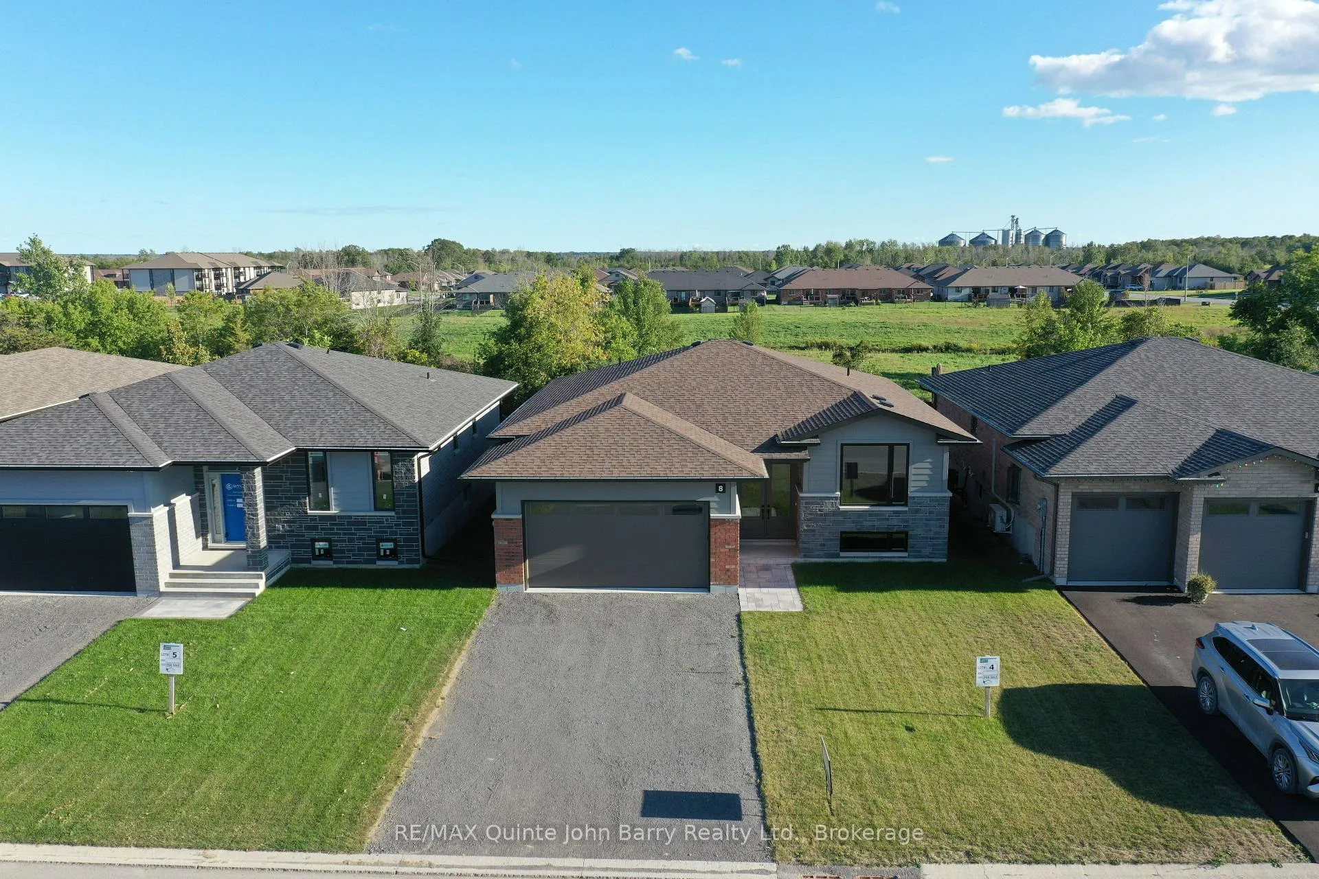 Front of Unit Lot 4, 8 Parkland Circle