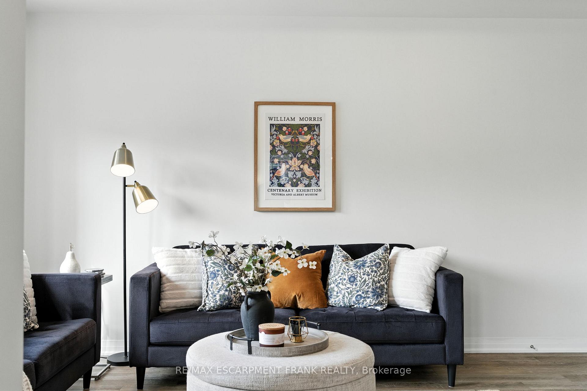 Photo 16 of 9 Laguna Village Crescent, Hamilton, Stoney Creek — HOMEH