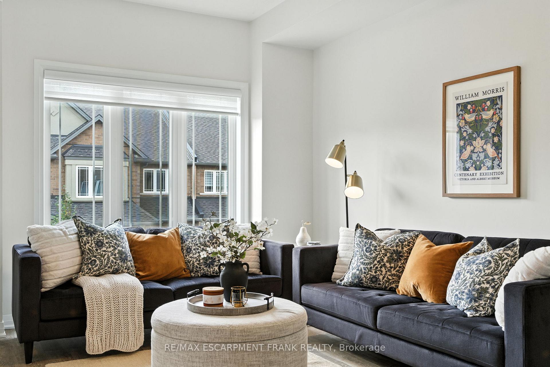 Photo 17 of 9 Laguna Village Crescent, Hamilton, Stoney Creek — HOMEH