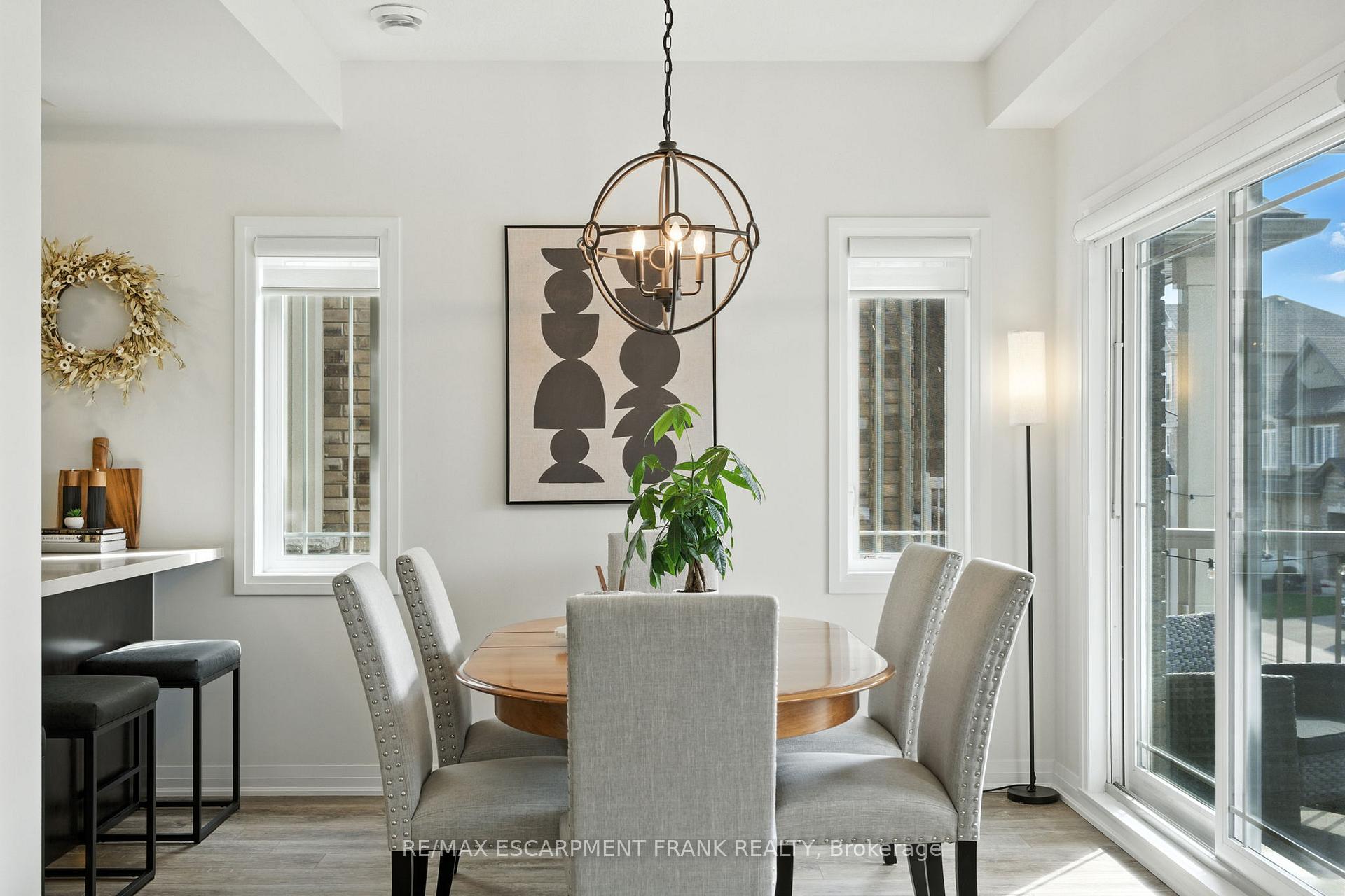 Photo 18 of 9 Laguna Village Crescent, Hamilton, Stoney Creek — HOMEH