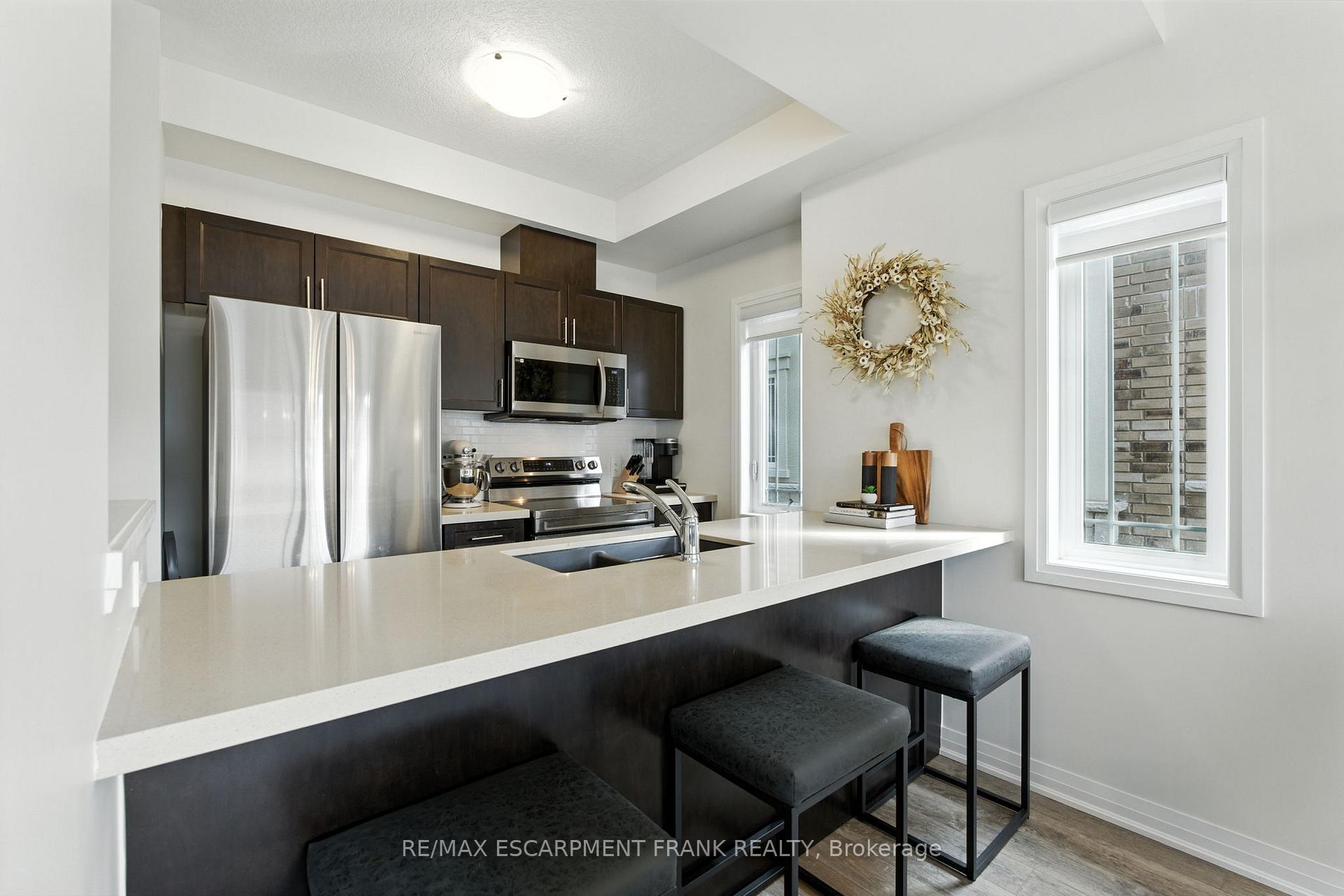 Photo 19 of 9 Laguna Village Crescent, Hamilton, Stoney Creek — HOMEH
