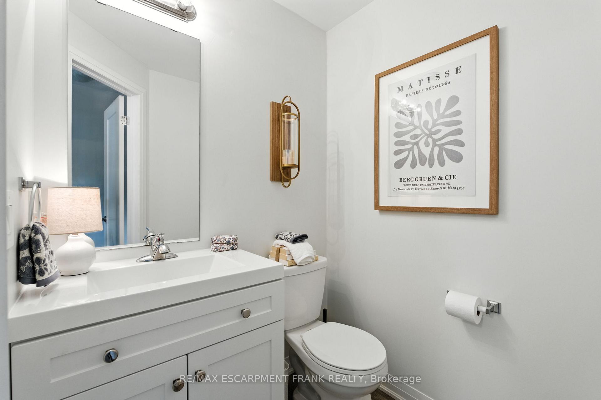 Photo 25 of 9 Laguna Village Crescent, Hamilton, Stoney Creek — HOMEH