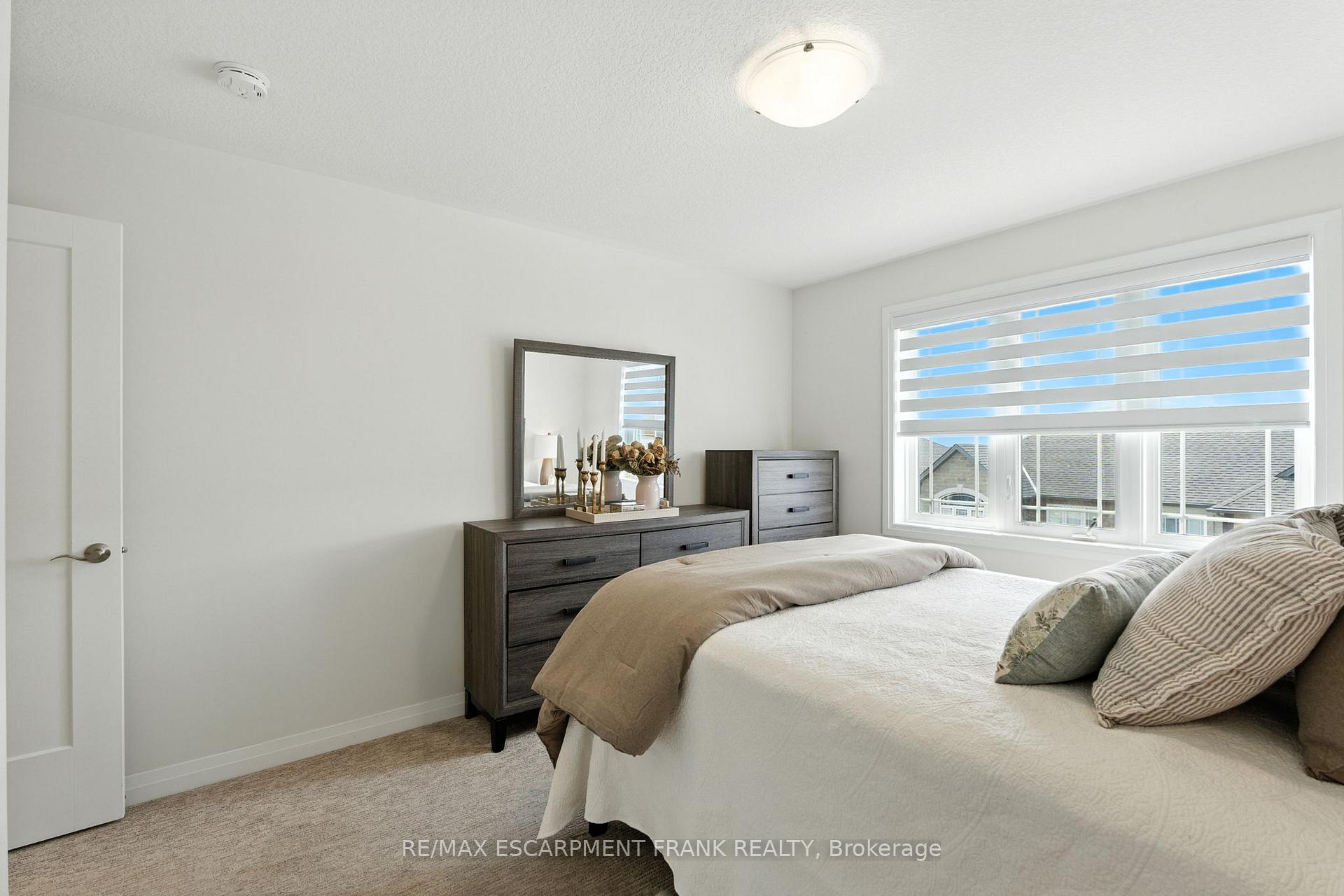Photo 33 of 9 Laguna Village Crescent, Hamilton, Stoney Creek — HOMEH