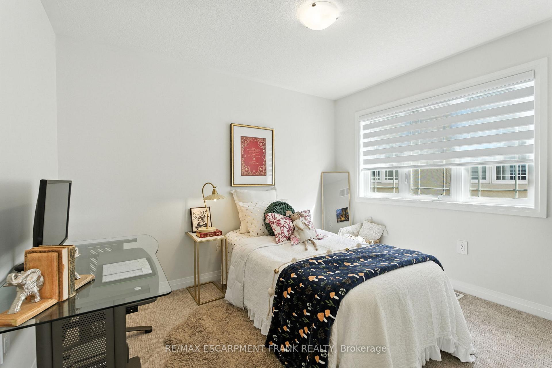 Photo 36 of 9 Laguna Village Crescent, Hamilton, Stoney Creek — HOMEH