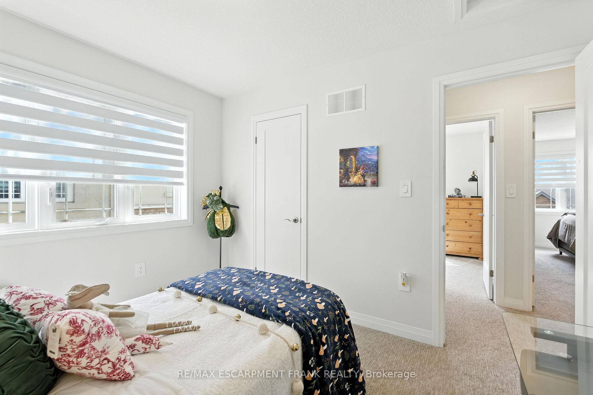 Photo 37 of 9 Laguna Village Crescent, Hamilton, Stoney Creek — HOMEH