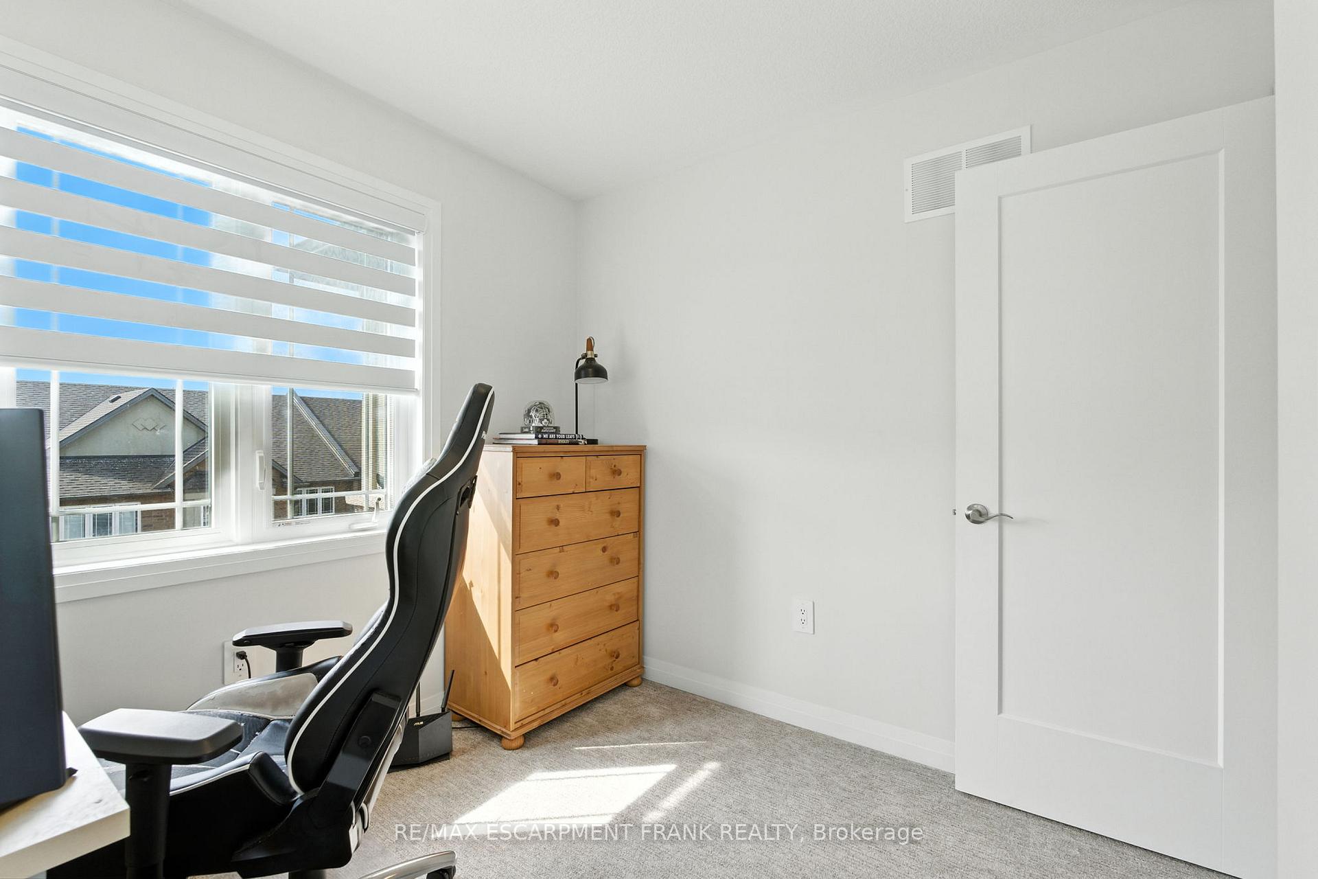 Photo 40 of 9 Laguna Village Crescent, Hamilton, Stoney Creek — HOMEH