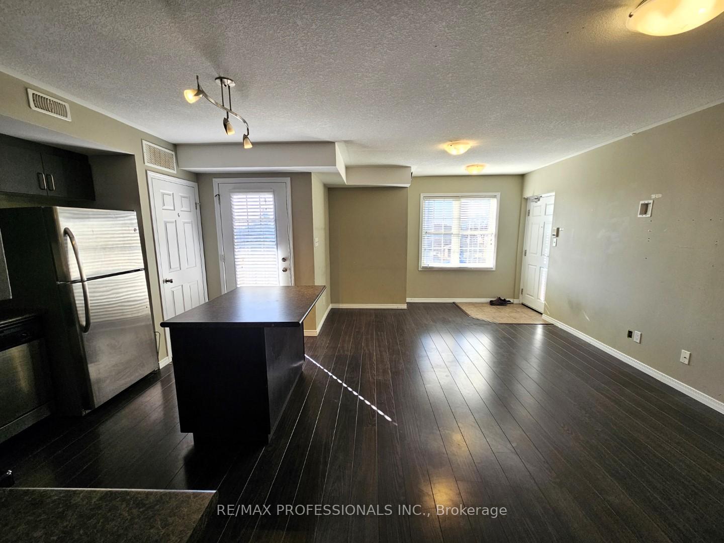 Photo 4 of Unit 1F, 1460 Highland Road, Kitchener, Highland West — HOMEH