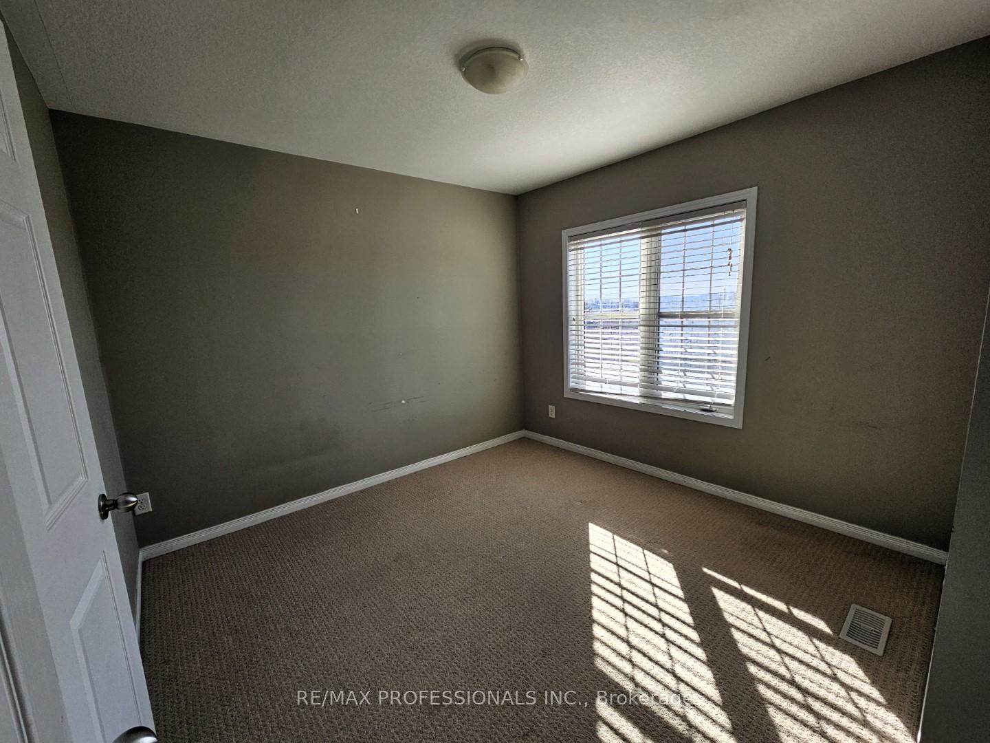 Photo 11 of Unit 1F, 1460 Highland Road, Kitchener, Highland West — HOMEH