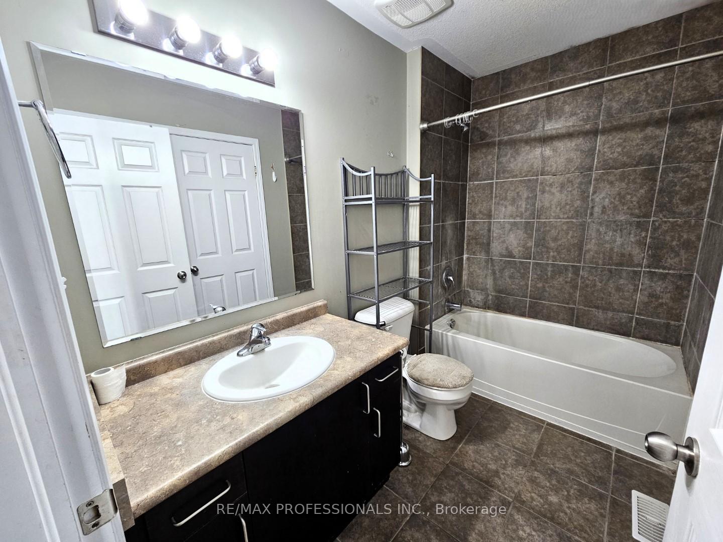 Photo 12 of Unit 1F, 1460 Highland Road, Kitchener, Highland West — HOMEH