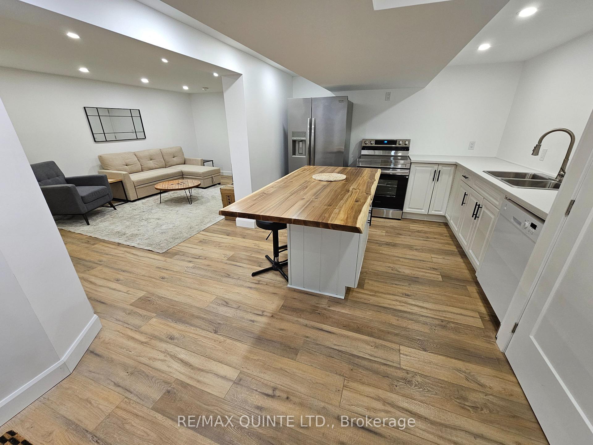 Photo 6 of Unit B, 620 Sidney Street, Belleville, Belleville Ward — HOMEH