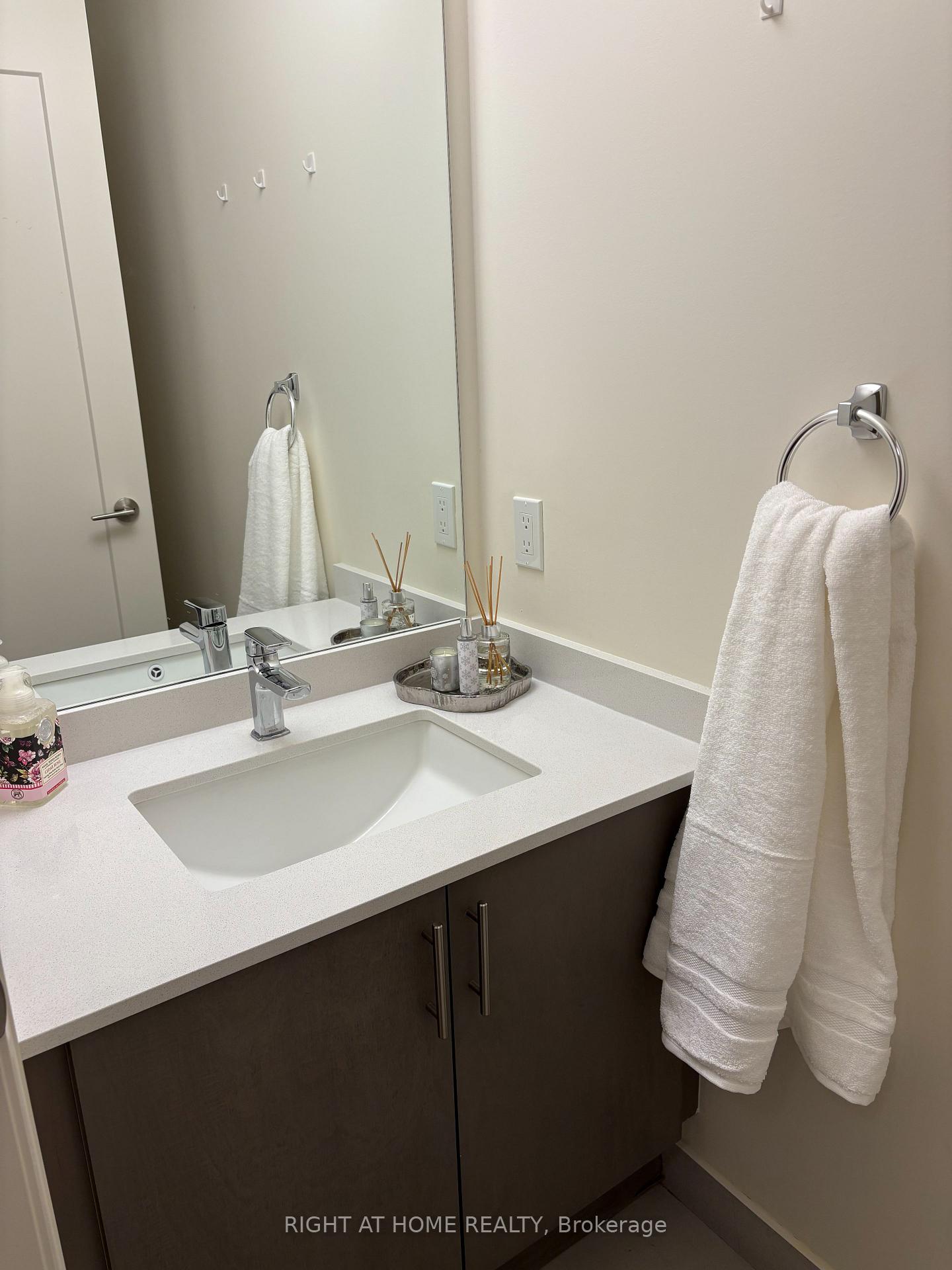 Photo 12 of Unit 1104, 8960 Jane Street, Vaughan, Vellore Village — HOMEH