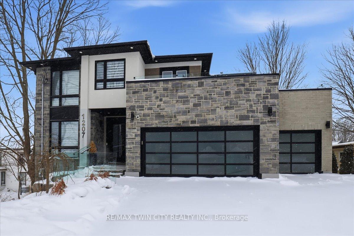 Front of 1207 Queen St N
