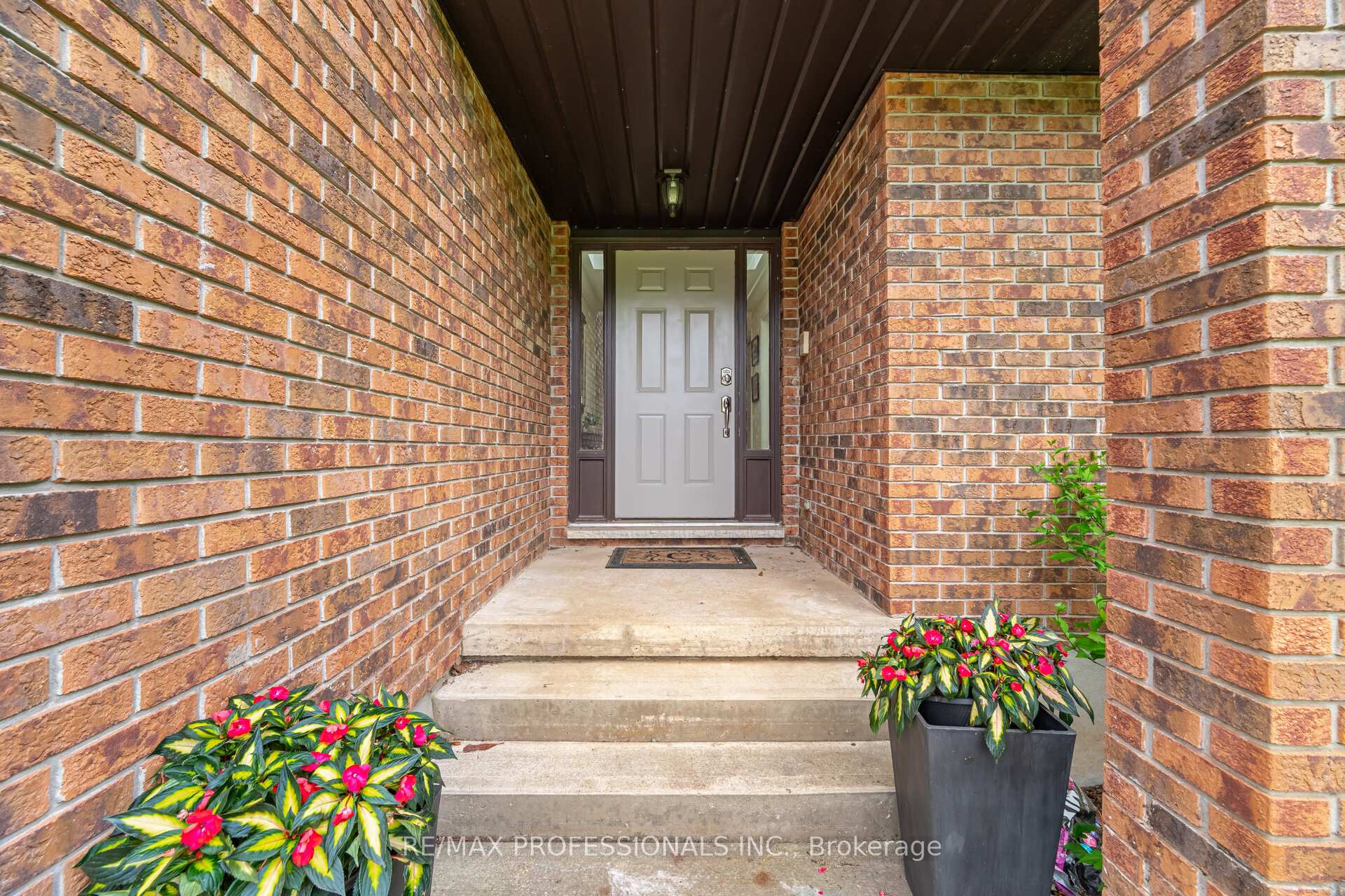 Photo 4 of 12130 Eighth Line, Halton Hills, Glen Williams — HOMEH