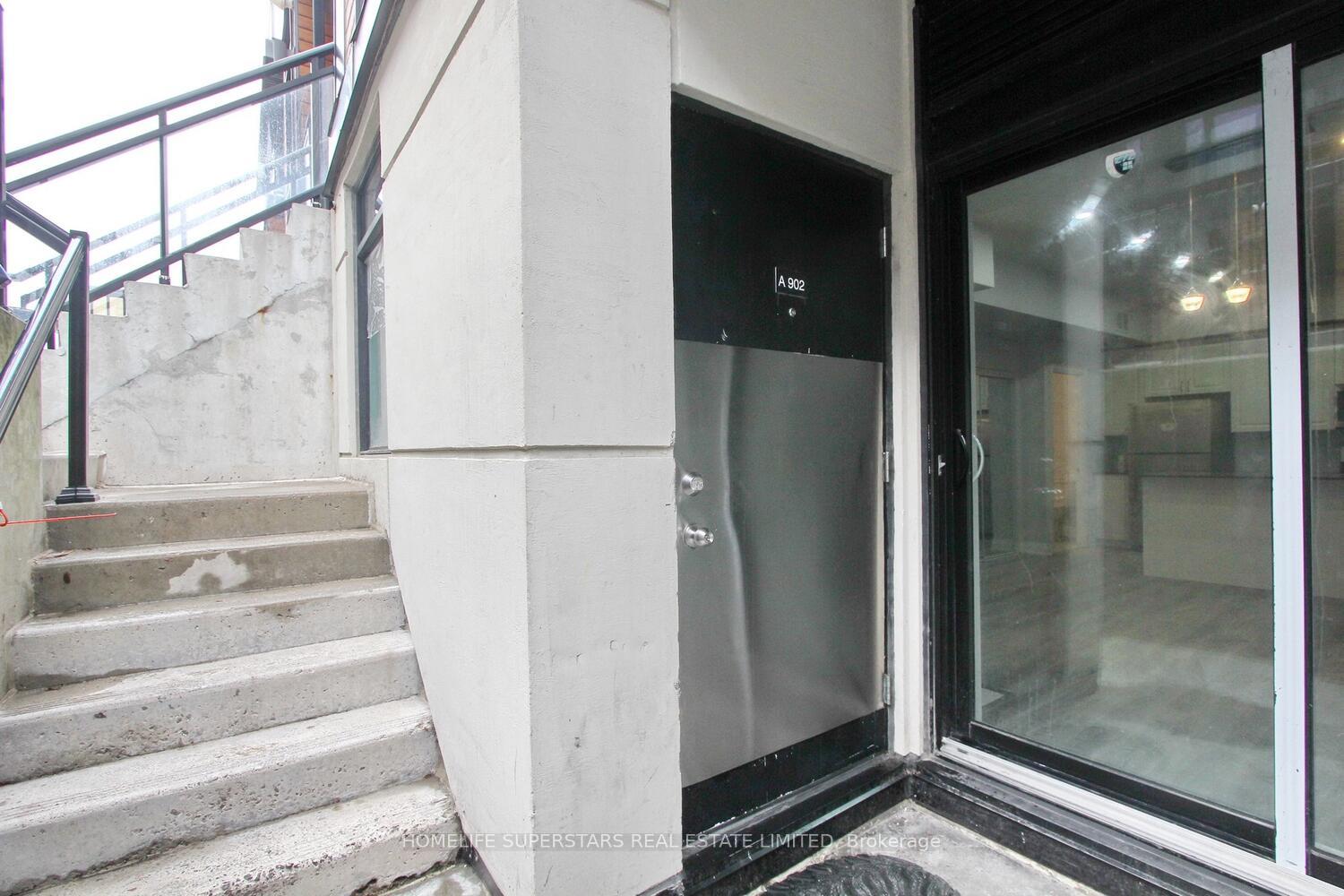 Photo 3 of Unit 902, 5309 Highway No 7, Vaughan, Vaughan Grove — HOMEH
