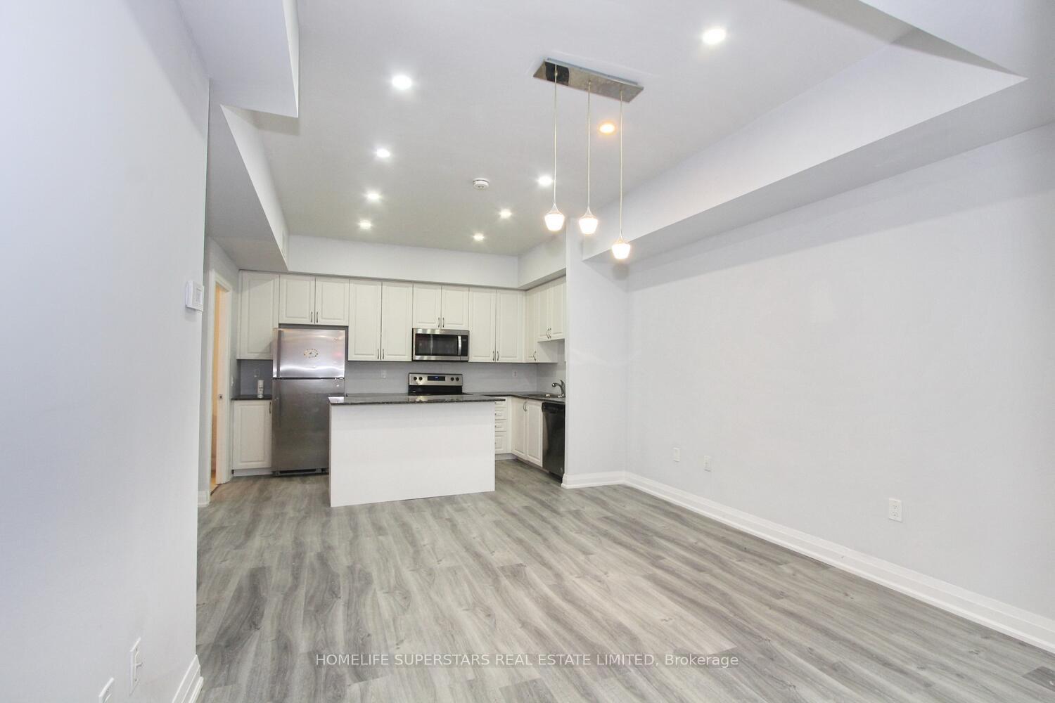 Photo 4 of Unit 902, 5309 Highway No 7, Vaughan, Vaughan Grove — HOMEH