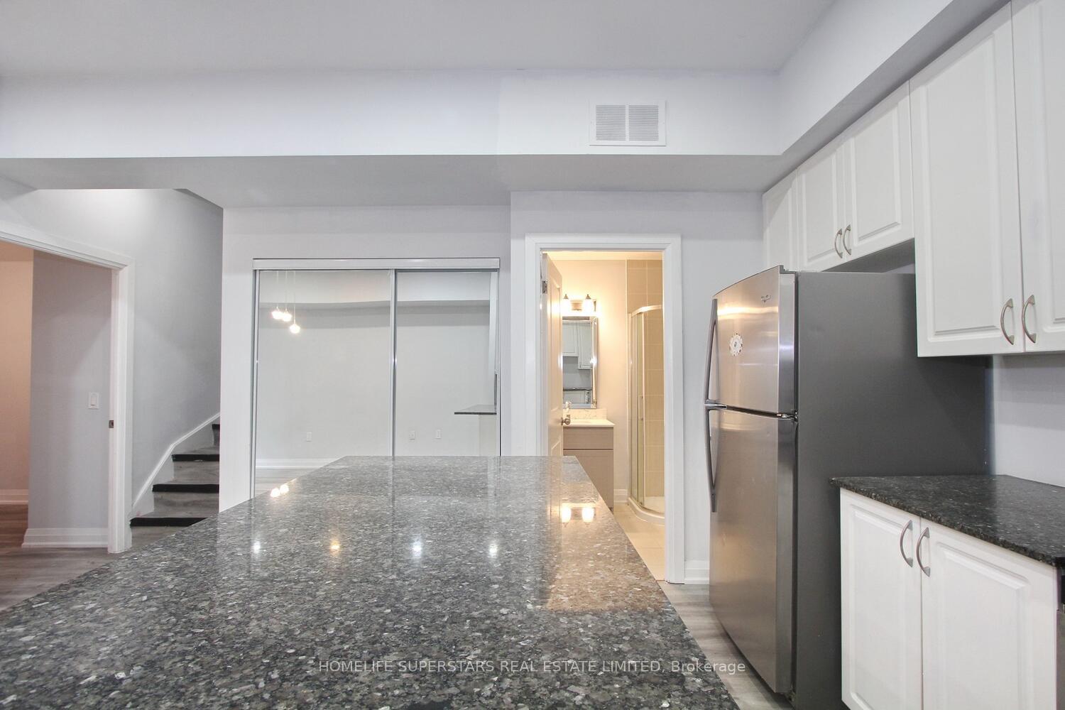 Photo 10 of Unit 902, 5309 Highway No 7, Vaughan, Vaughan Grove — HOMEH
