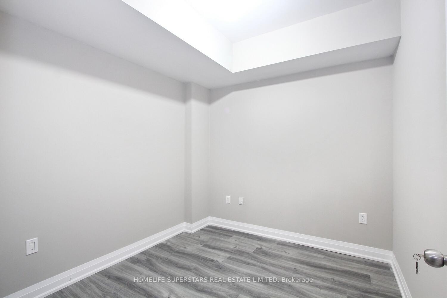 Photo 15 of Unit 902, 5309 Highway No 7, Vaughan, Vaughan Grove — HOMEH