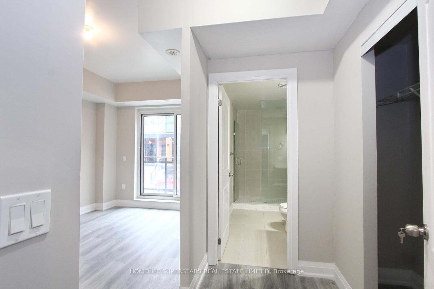 Photo 17 of Unit 902, 5309 Highway No 7, Vaughan, Vaughan Grove — HOMEH