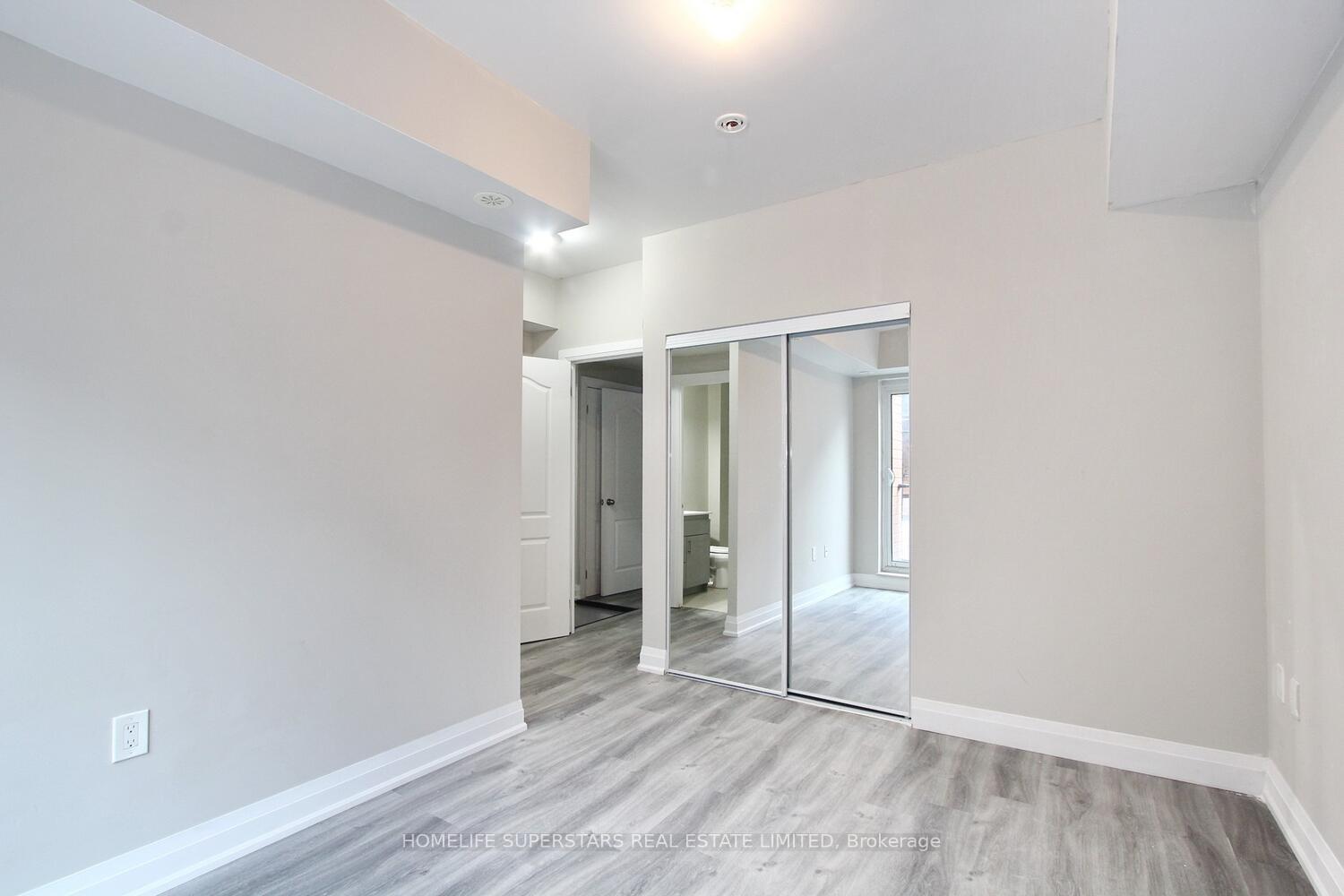 Photo 23 of Unit 902, 5309 Highway No 7, Vaughan, Vaughan Grove — HOMEH