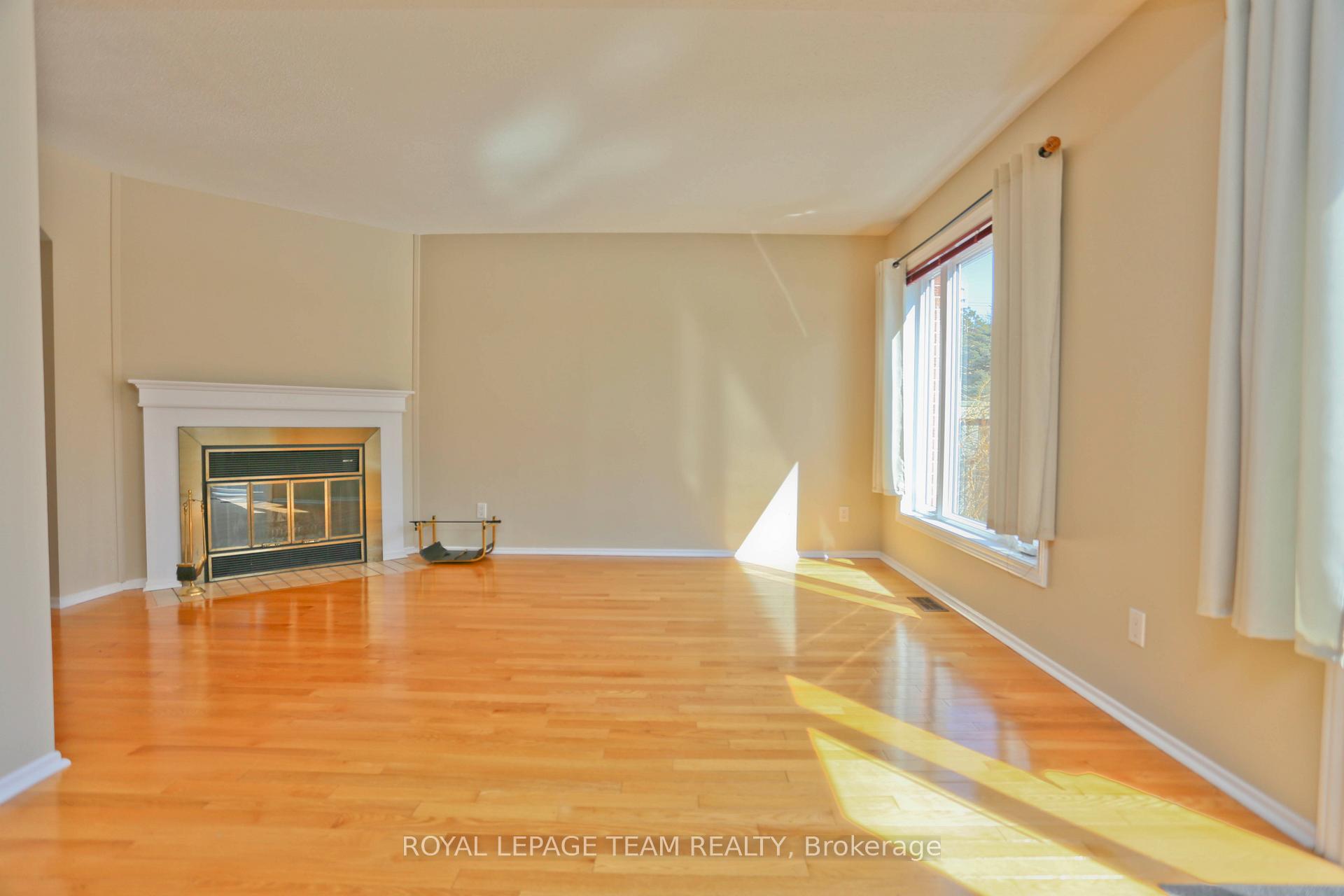 Photo 10 of Unit 8, 15 Forestlane Private, Ottawa, Overbrook/Castle Heights — HOMEH